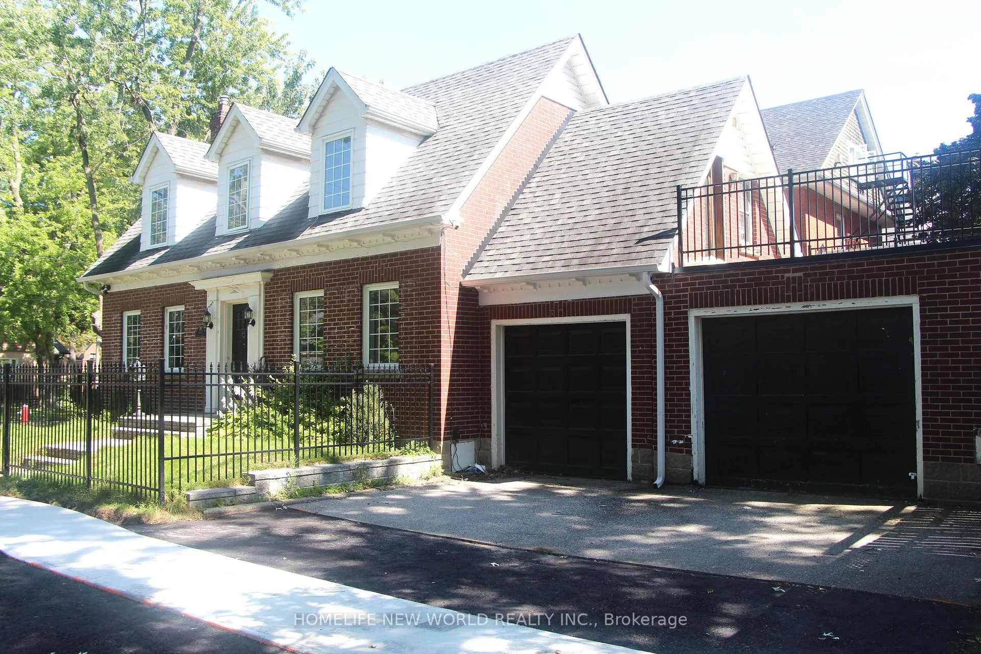 Photo 2 of 1 Craig Street, Brampton, Downtown Brampton — HOMEH