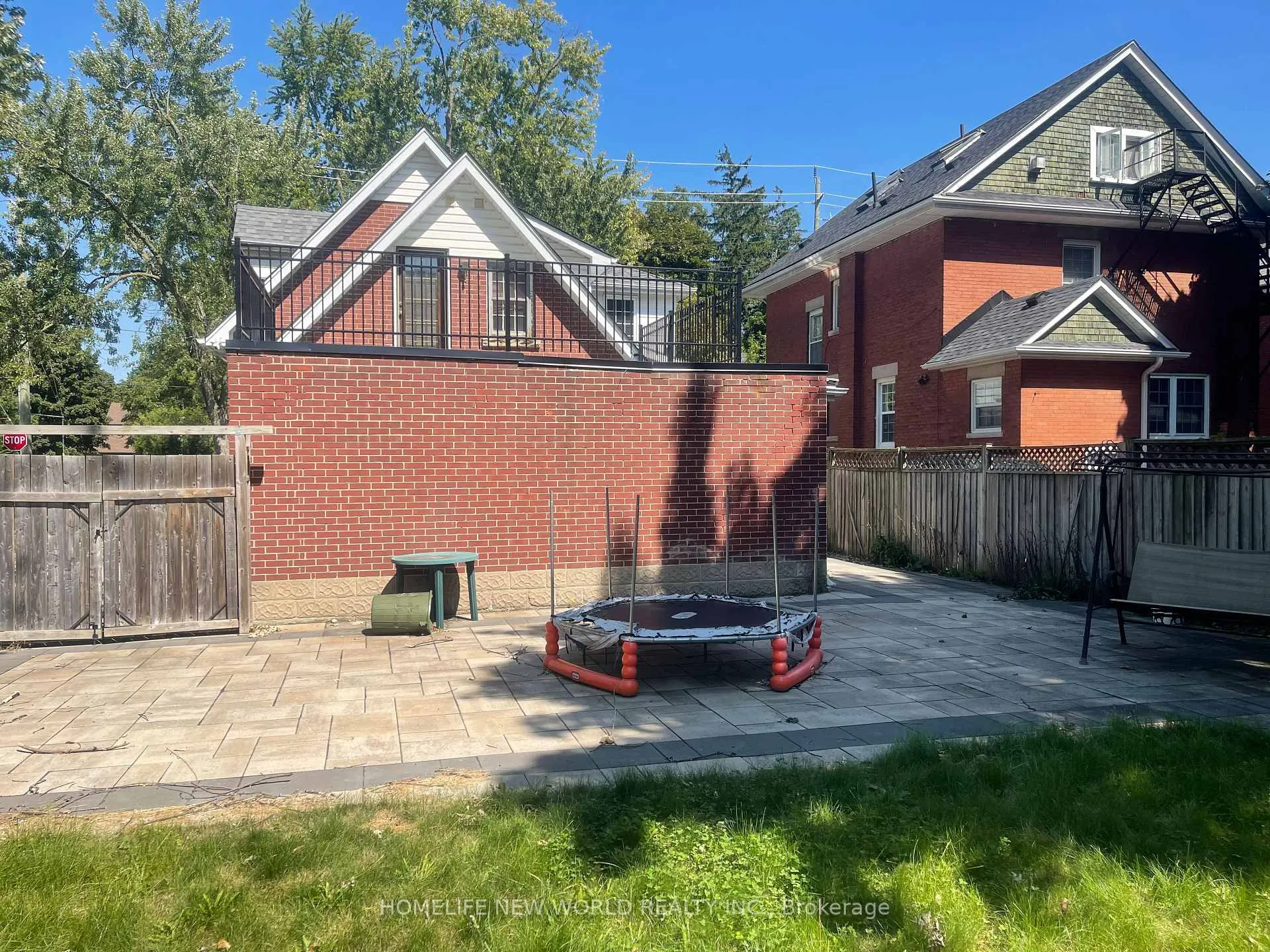 Photo 5 of 1 Craig Street, Brampton, Downtown Brampton — HOMEH