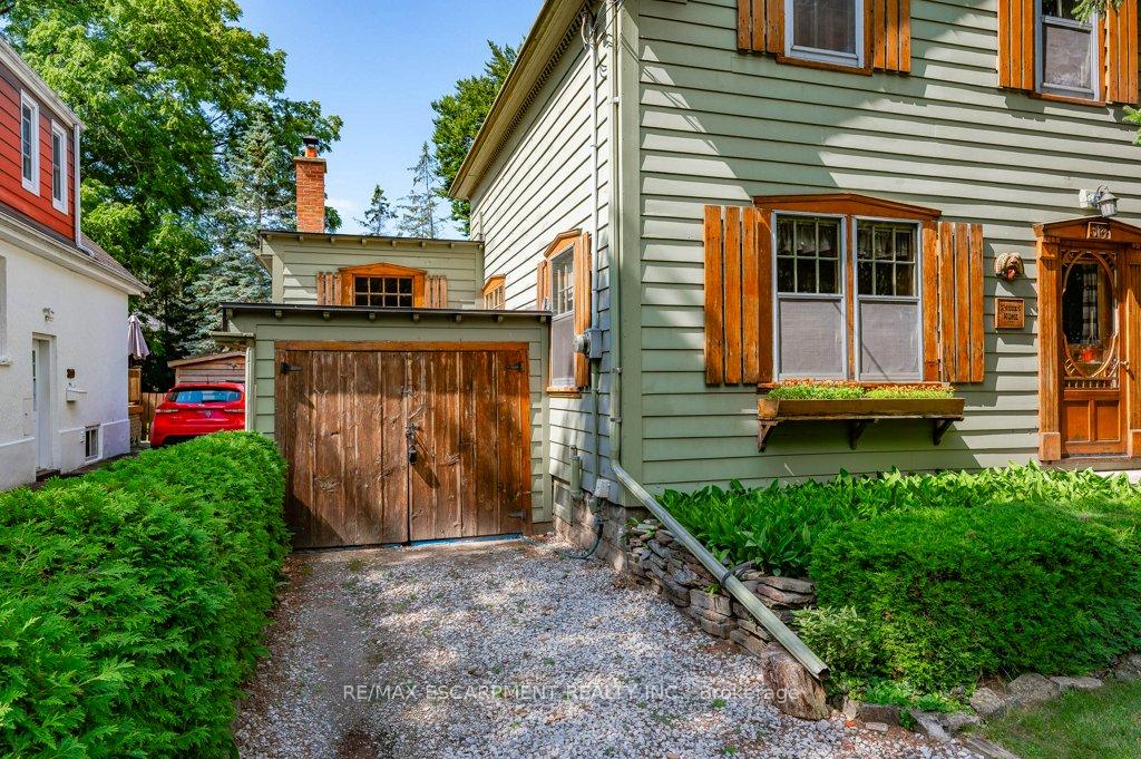 Photo 16 of 314 Delaware Avenue, Burlington, Brant — HOMEH