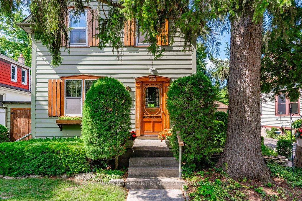 Photo 3 of 314 Delaware Avenue, Burlington, Brant — HOMEH