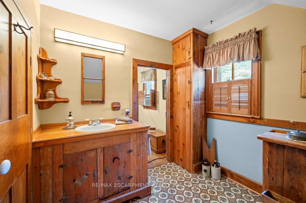 Photo 39 of 314 Delaware Avenue, Burlington, Brant — HOMEH