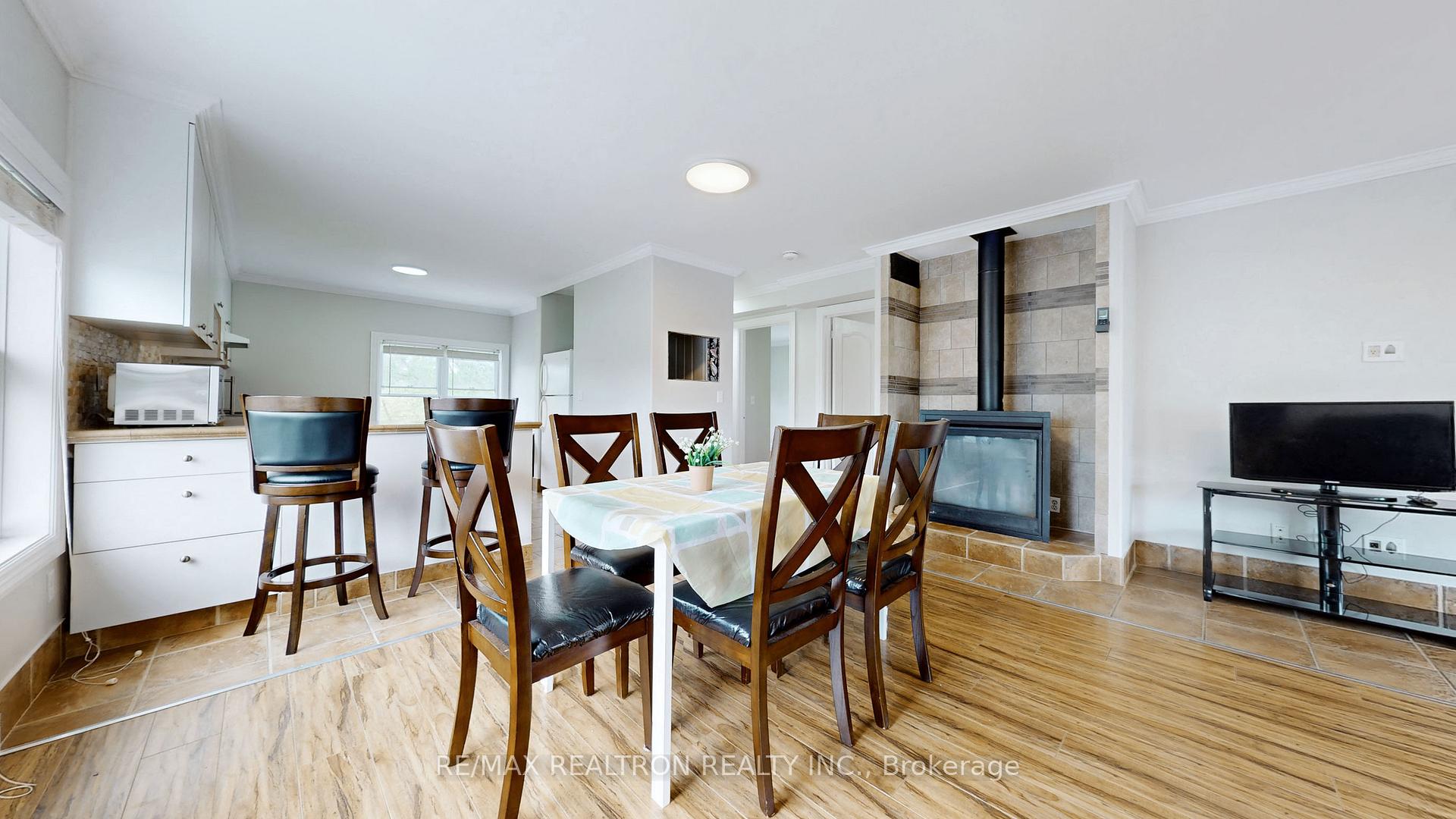 Photo 6 of Unit 2nd Floor, 322 Miami Drive, Georgina, Keswick South — HOMEH