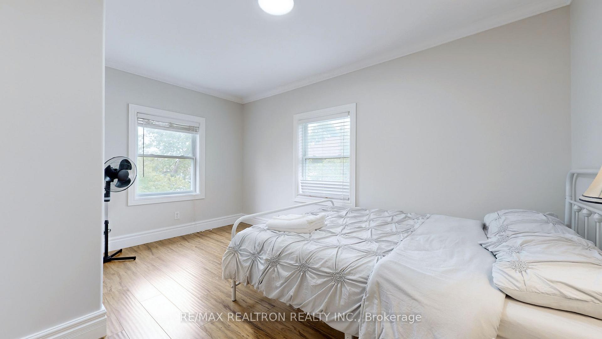 Photo 10 of Unit 2nd Floor, 322 Miami Drive, Georgina, Keswick South — HOMEH