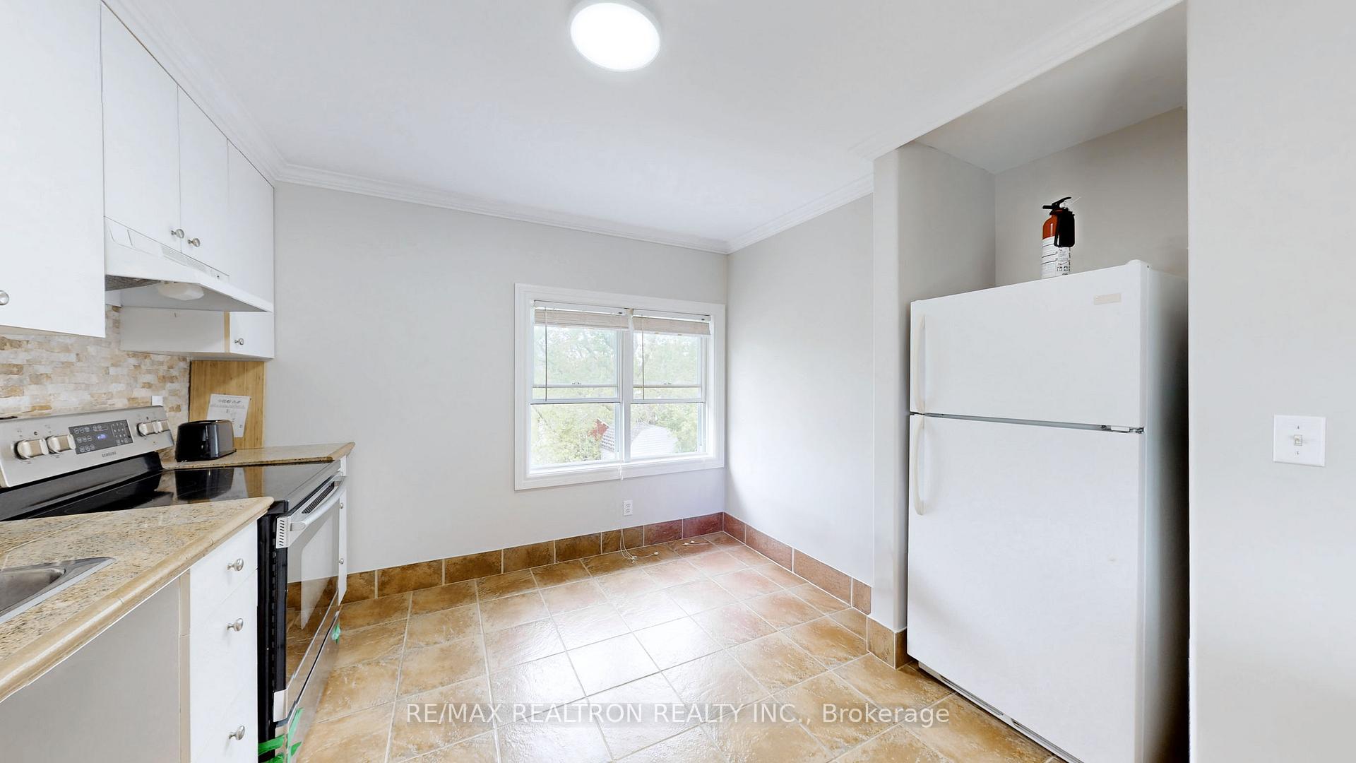 Photo 15 of Unit 2nd Floor, 322 Miami Drive, Georgina, Keswick South — HOMEH