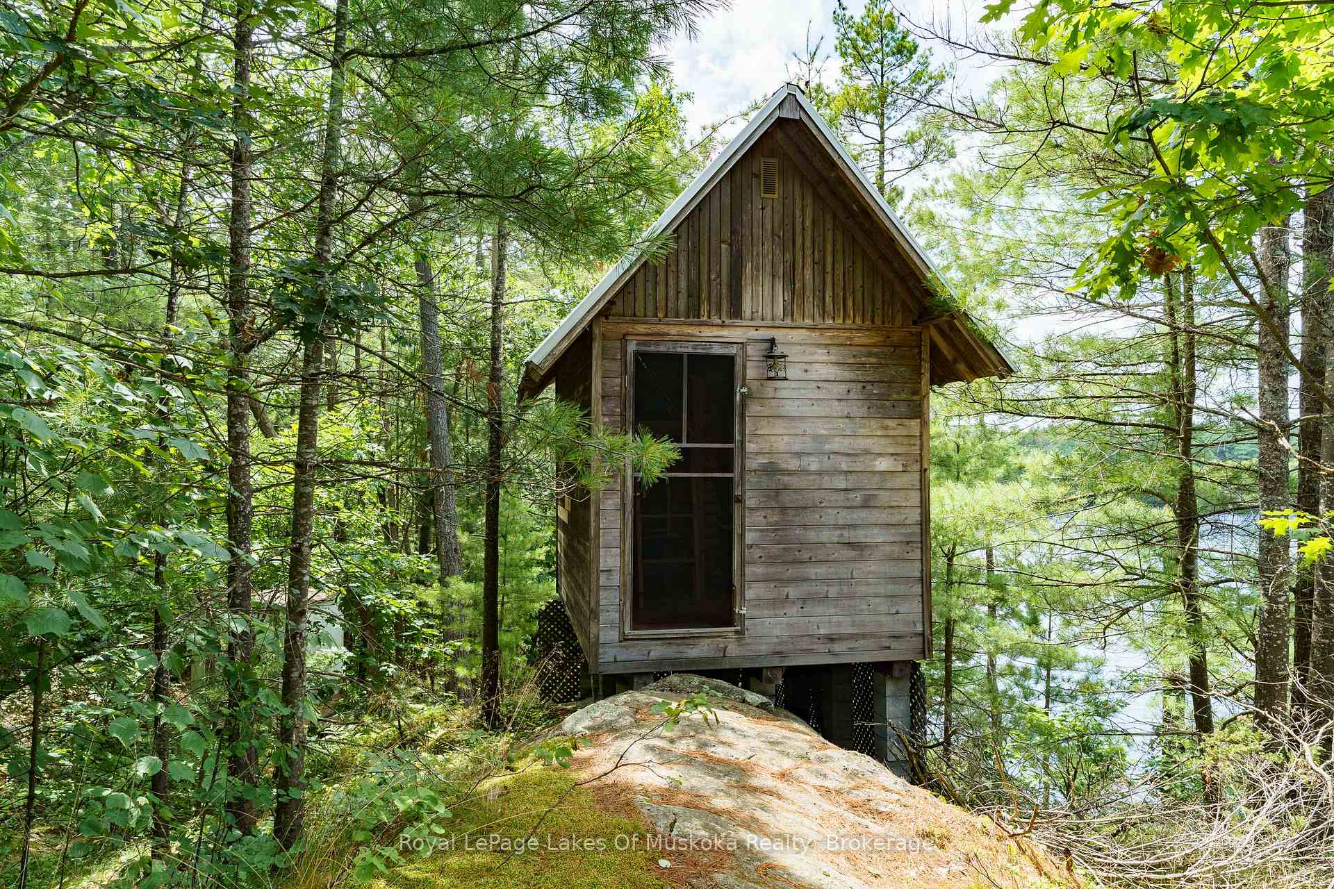 Photo 4 of 998 Gull Lake, Gravenhurst, Muskoka (S) — HOMEH