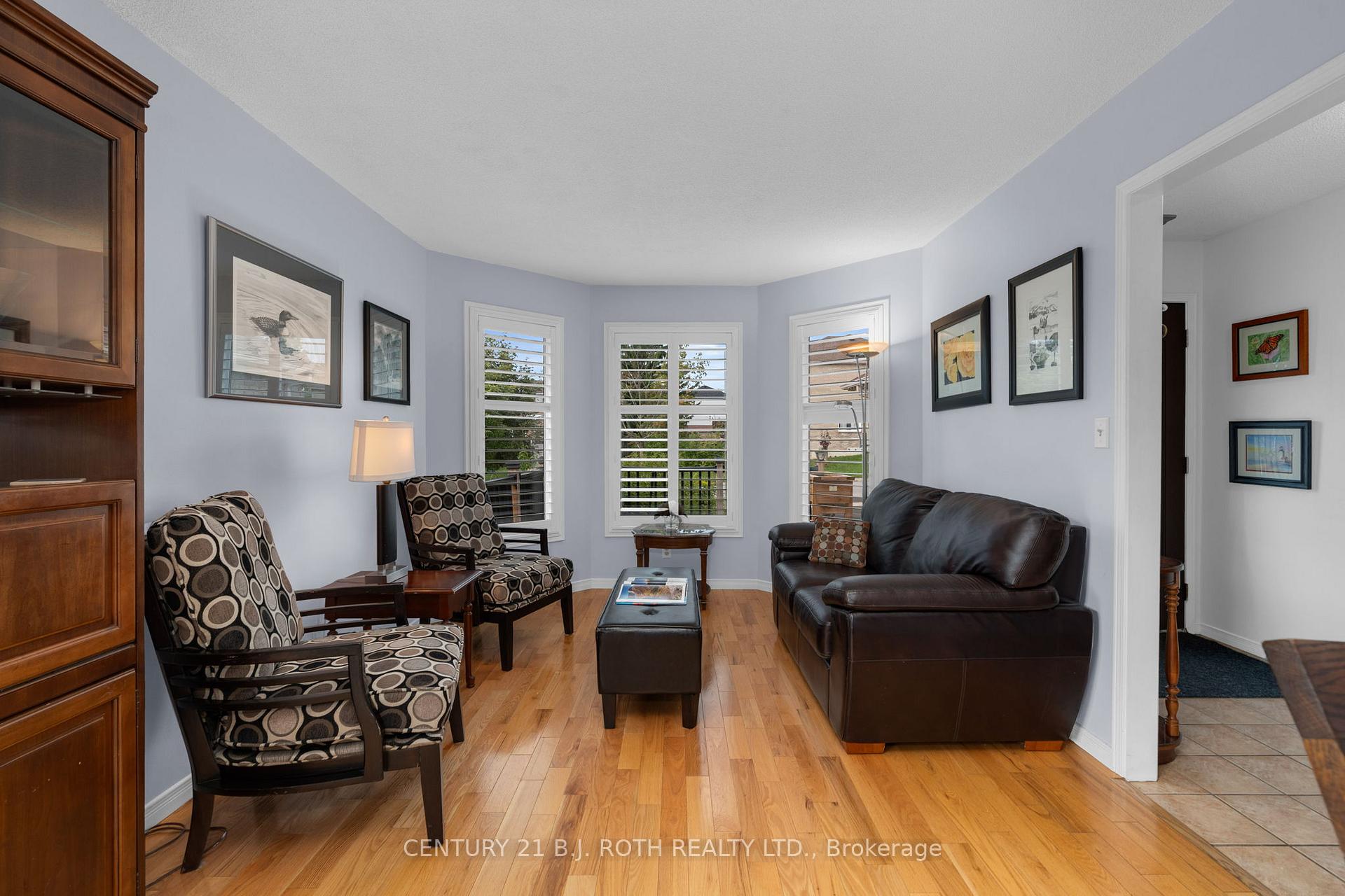 Photo 7 of 23 Grasett Crescent, Barrie, West Bayfield — HOMEH