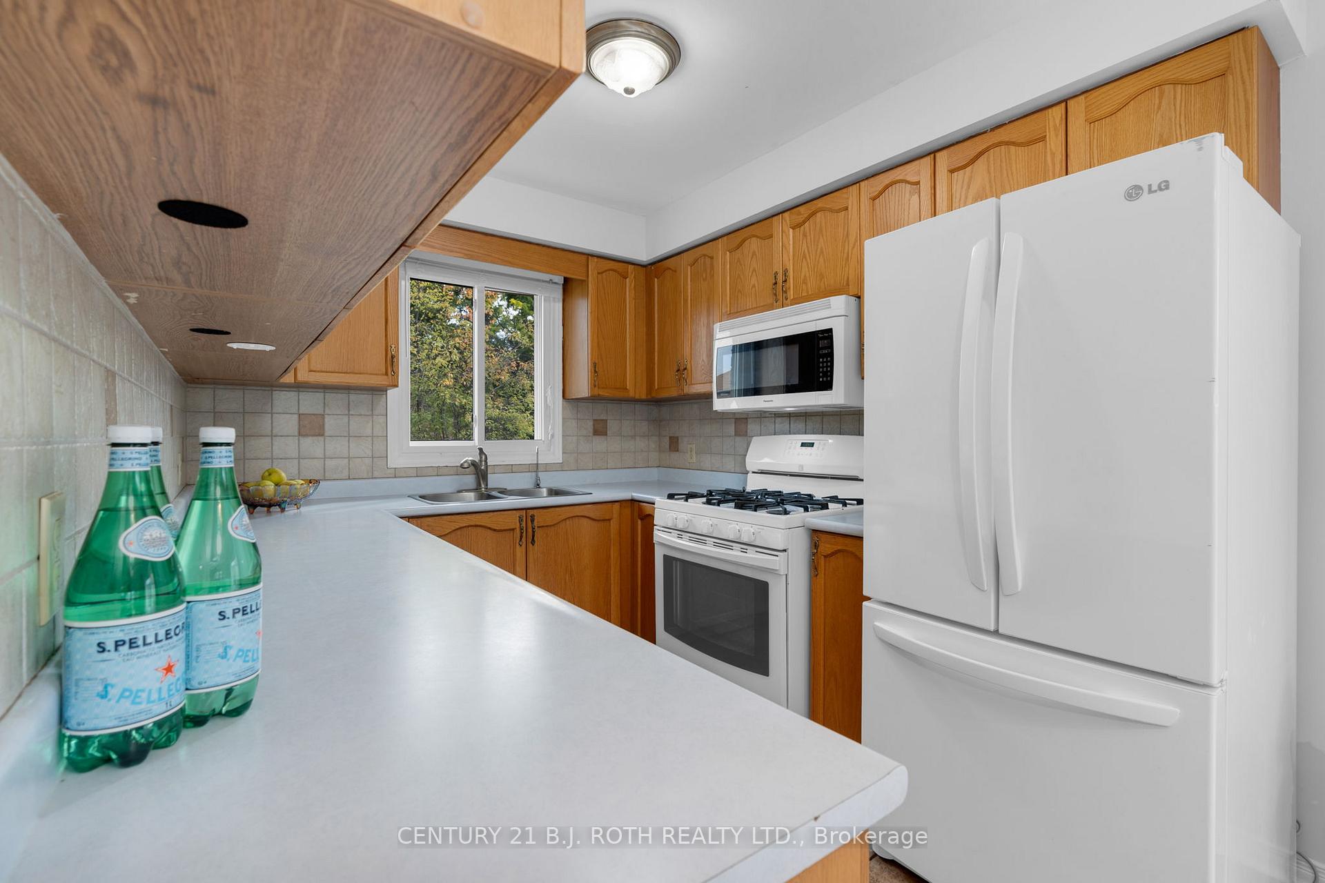 Photo 13 of 23 Grasett Crescent, Barrie, West Bayfield — HOMEH