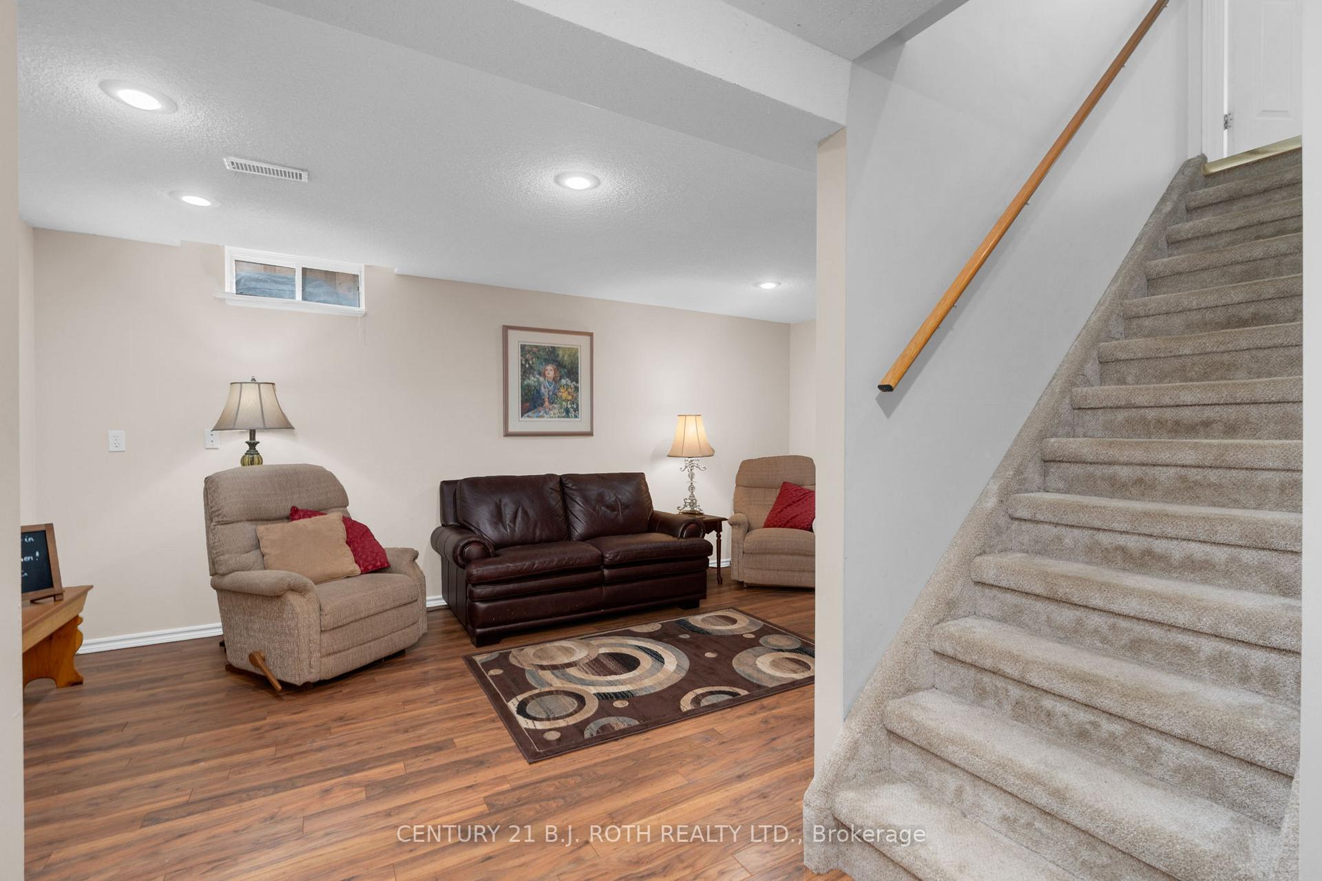 Photo 18 of 23 Grasett Crescent, Barrie, West Bayfield — HOMEH