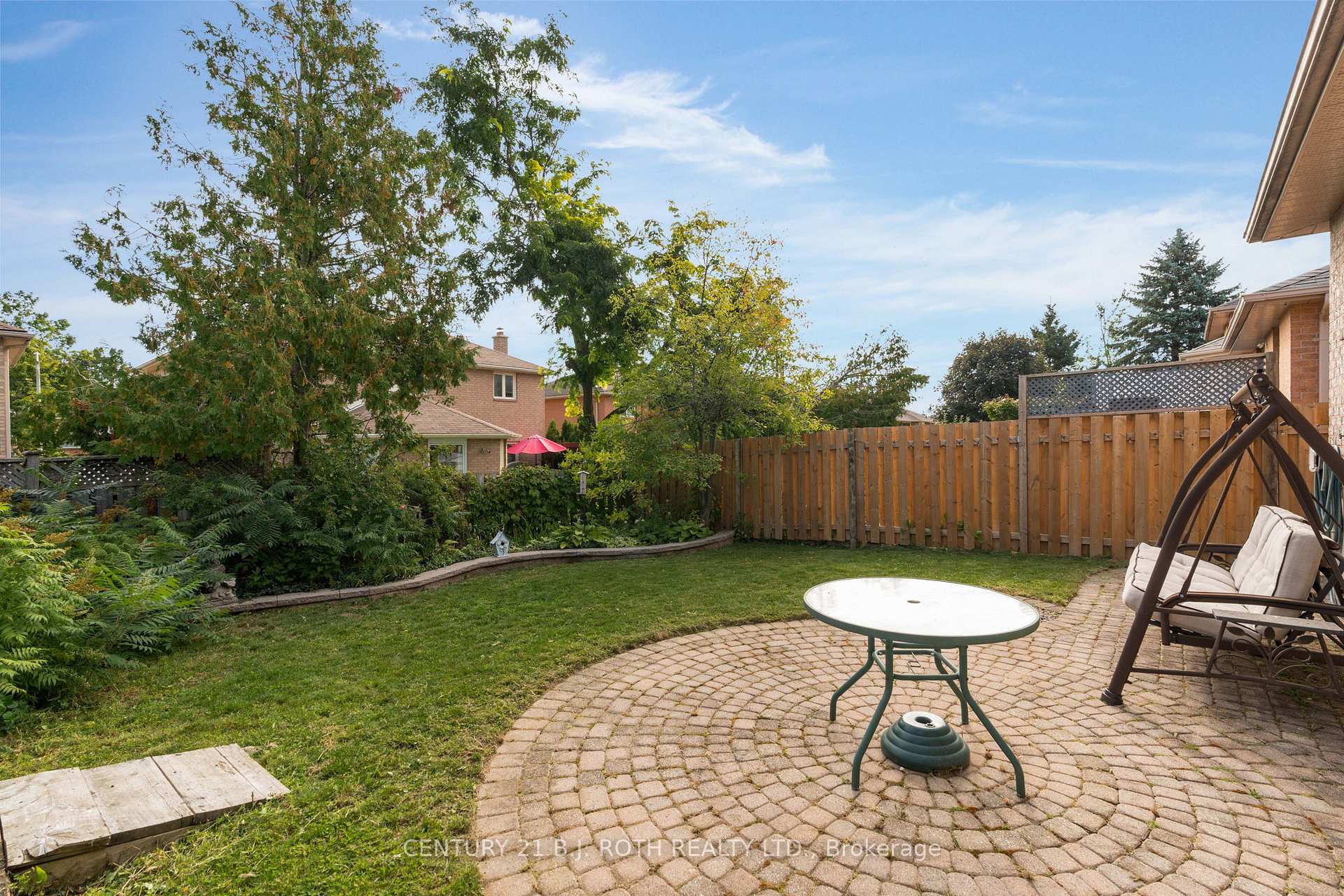 Photo 27 of 23 Grasett Crescent, Barrie, West Bayfield — HOMEH