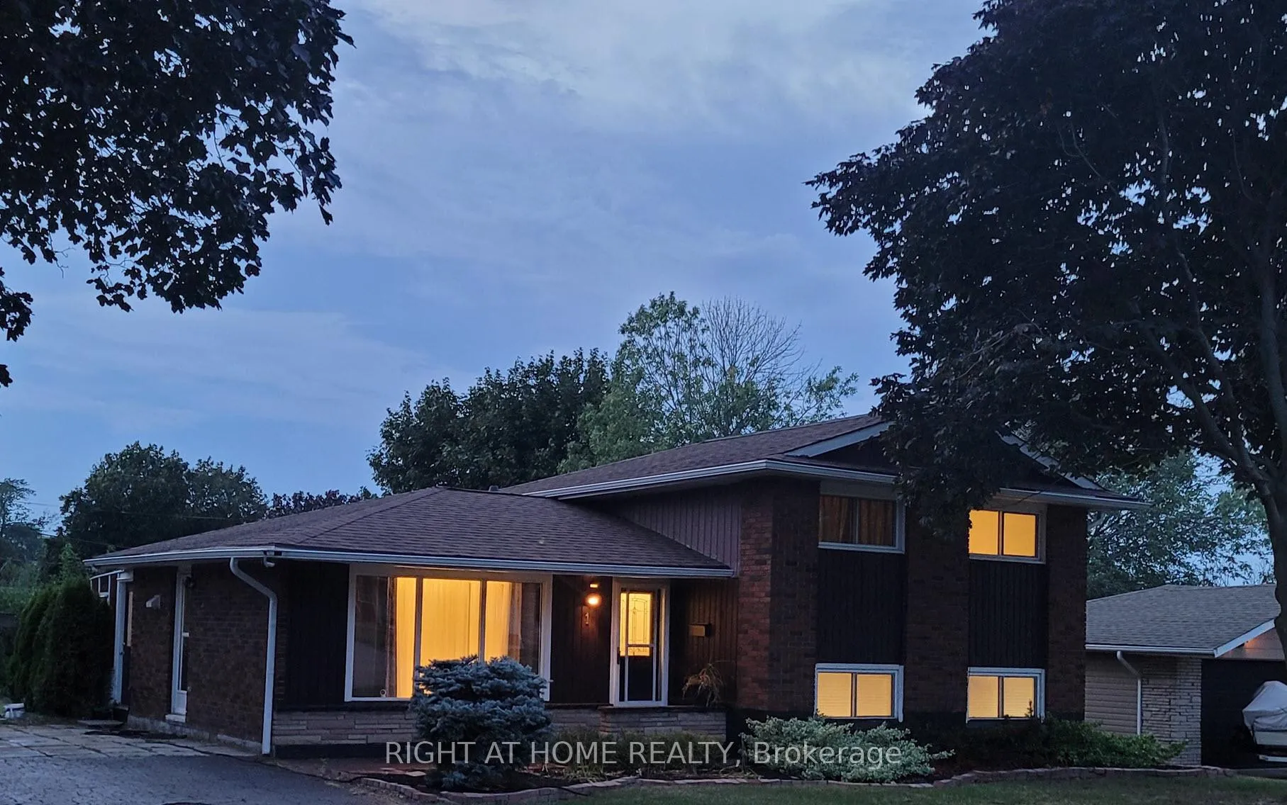Photo 4 of 1 Bendamere Drive, Grimsby, Grimsby Beach — HOMEH