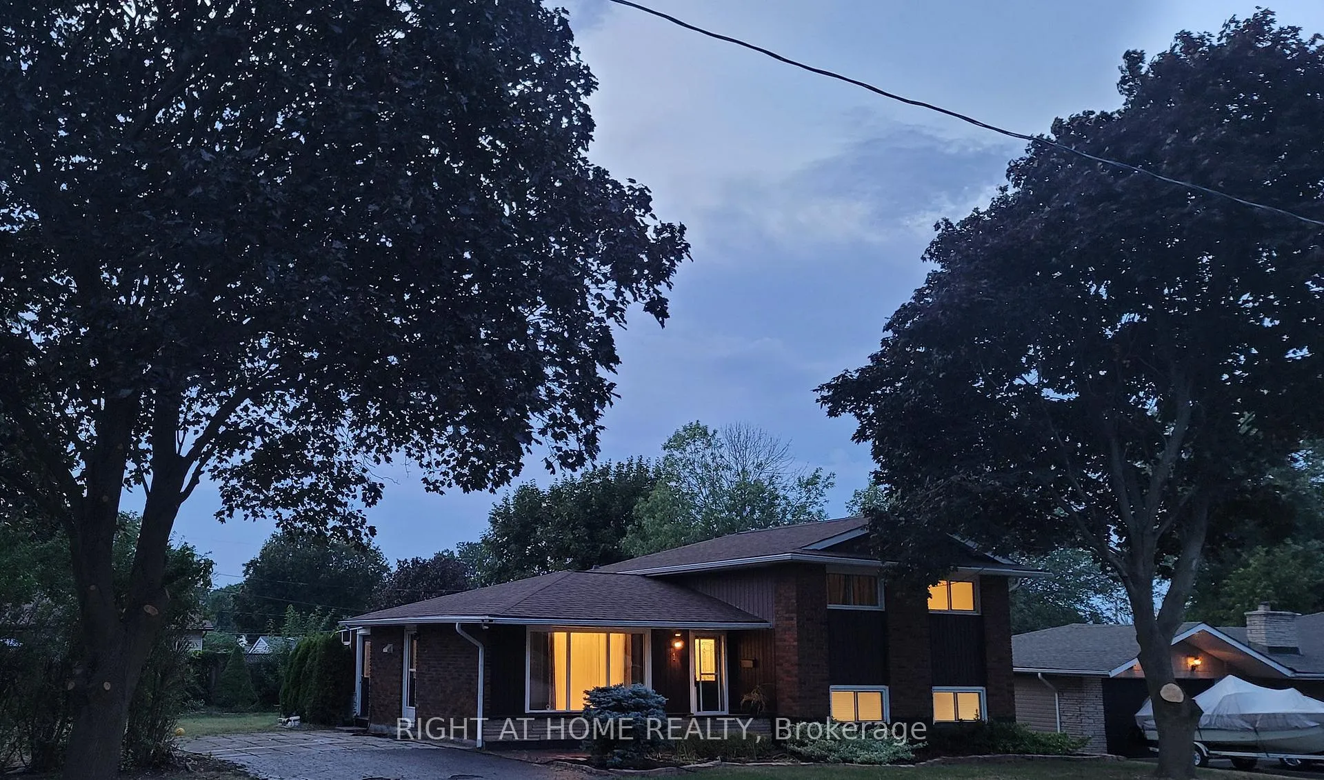 Photo 5 of 1 Bendamere Drive, Grimsby, Grimsby Beach — HOMEH