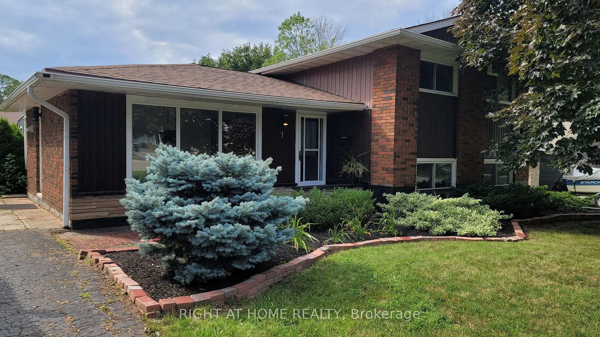 Photo 6 of 1 Bendamere Drive, Grimsby, Grimsby Beach — HOMEH
