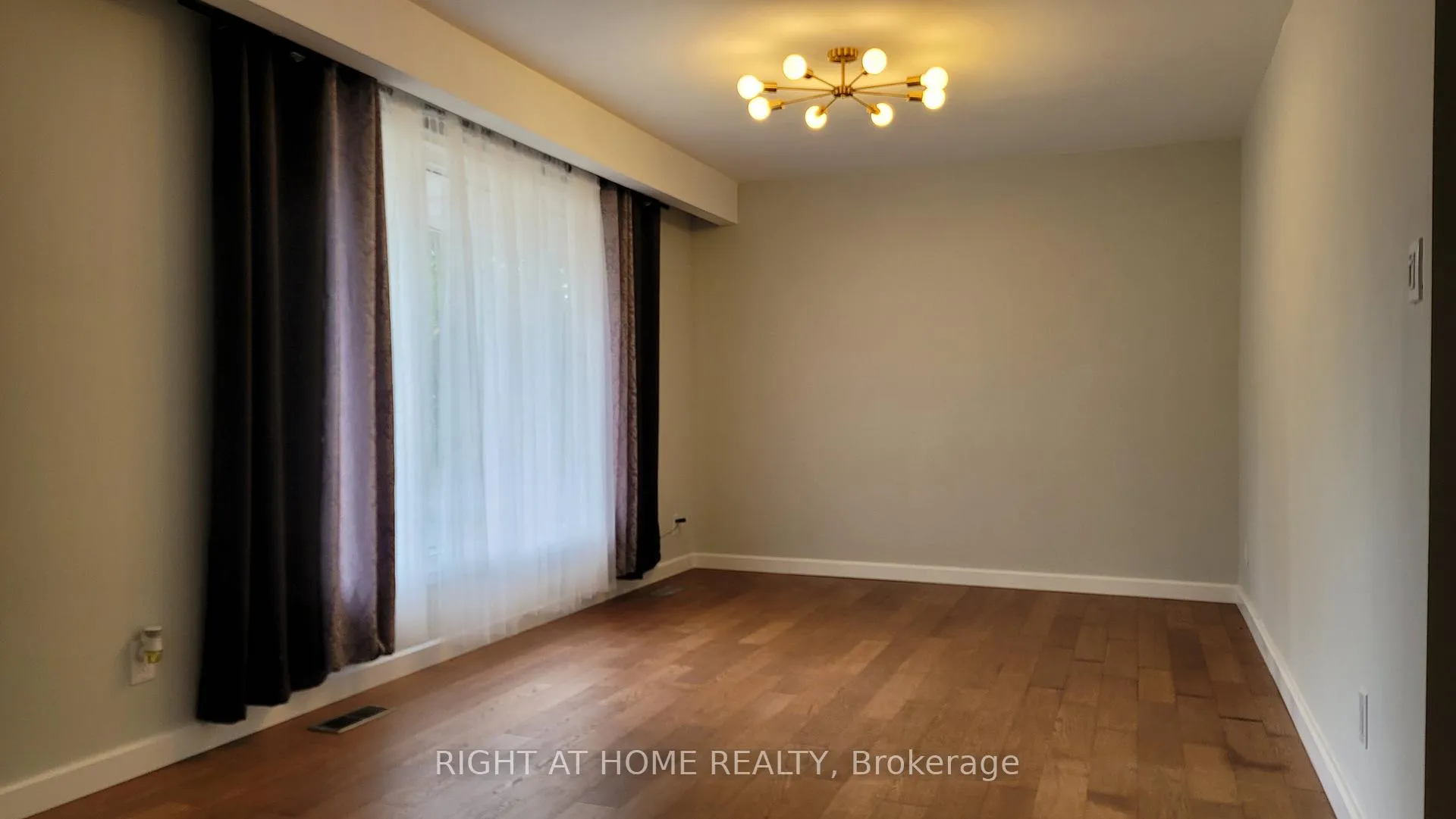 Photo 8 of 1 Bendamere Drive, Grimsby, Grimsby Beach — HOMEH