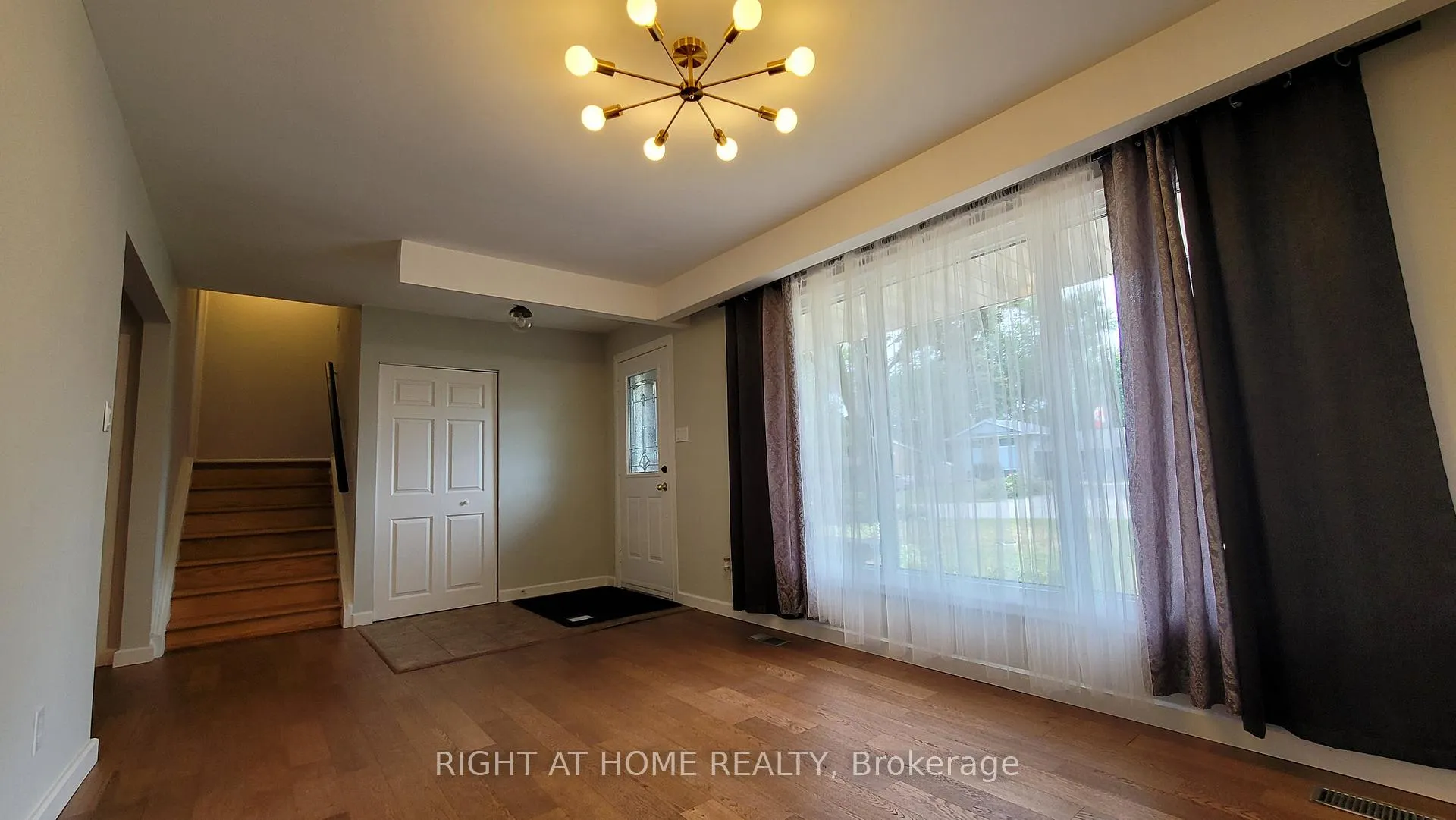 Photo 10 of 1 Bendamere Drive, Grimsby, Grimsby Beach — HOMEH