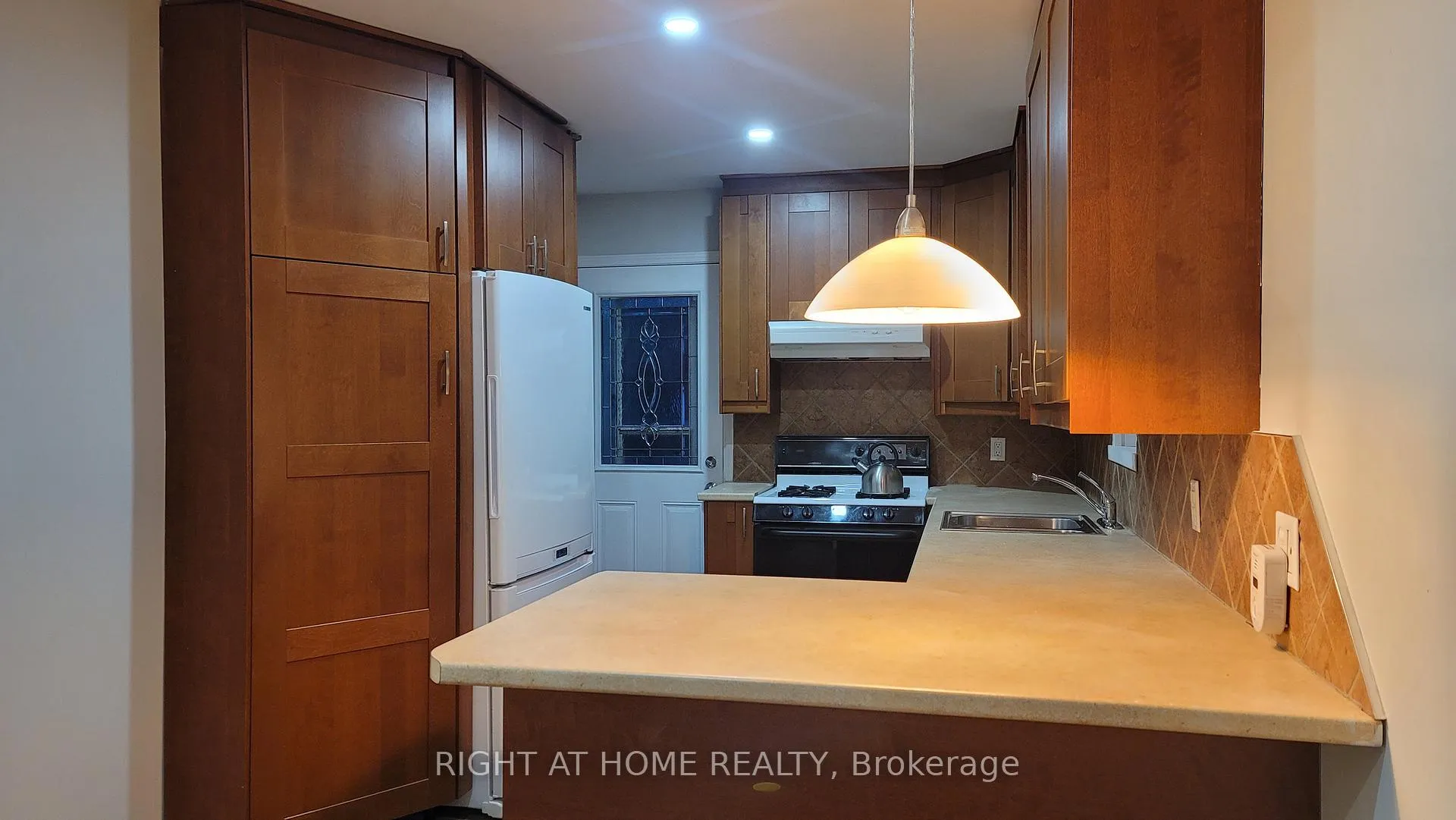 Photo 14 of 1 Bendamere Drive, Grimsby, Grimsby Beach — HOMEH