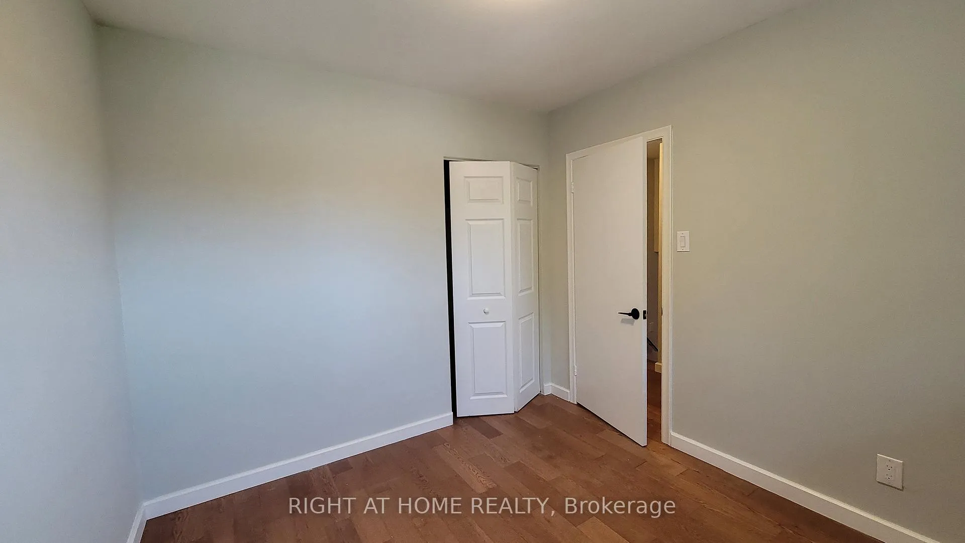 Photo 28 of 1 Bendamere Drive, Grimsby, Grimsby Beach — HOMEH
