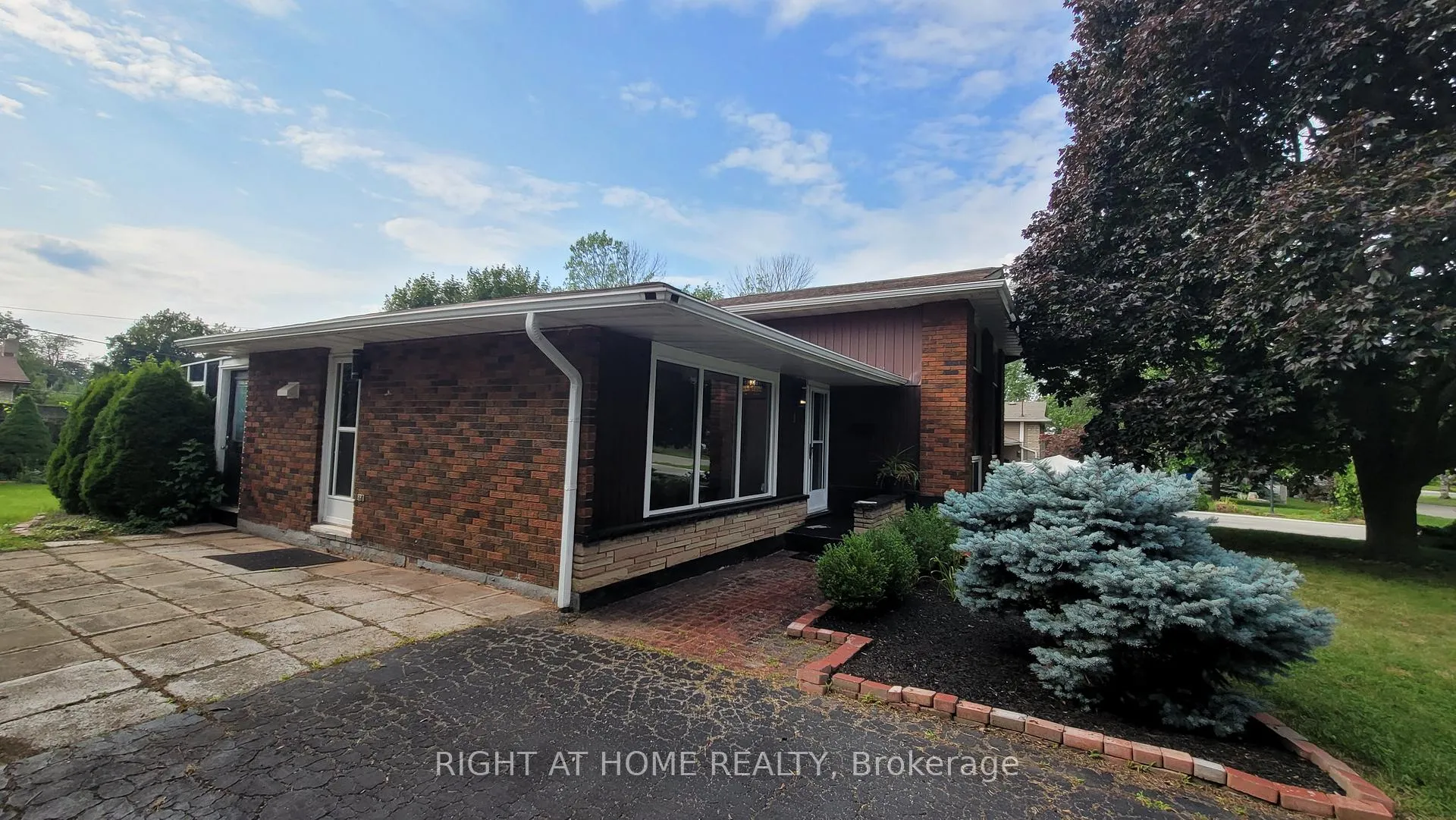 Photo 36 of 1 Bendamere Drive, Grimsby, Grimsby Beach — HOMEH