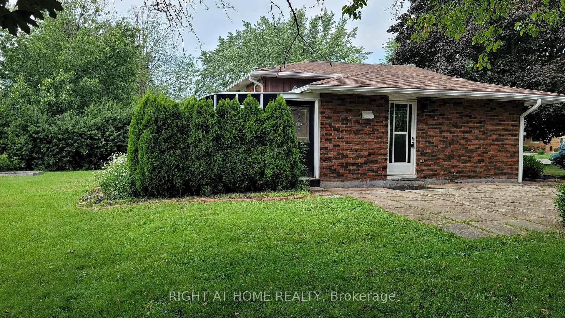Photo 37 of 1 Bendamere Drive, Grimsby, Grimsby Beach — HOMEH