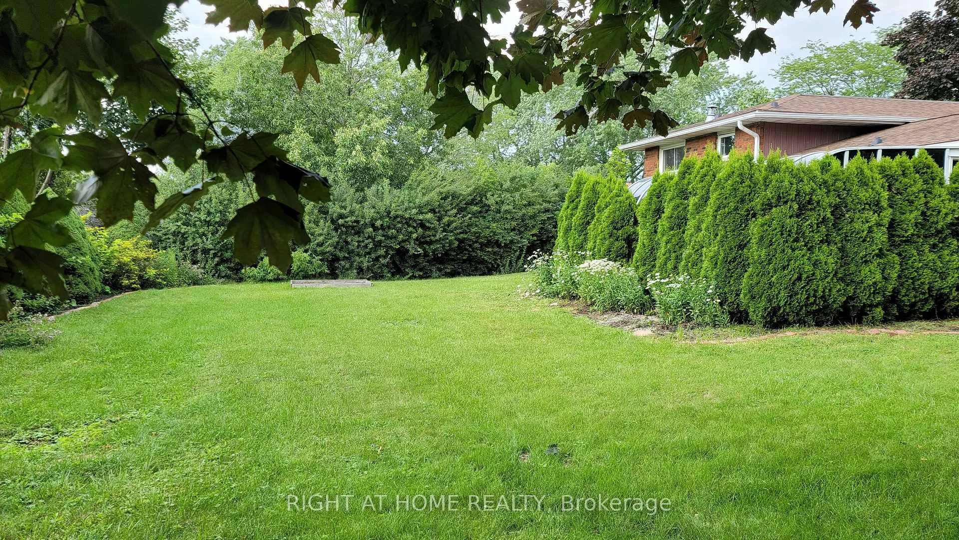 Photo 39 of 1 Bendamere Drive, Grimsby, Grimsby Beach — HOMEH