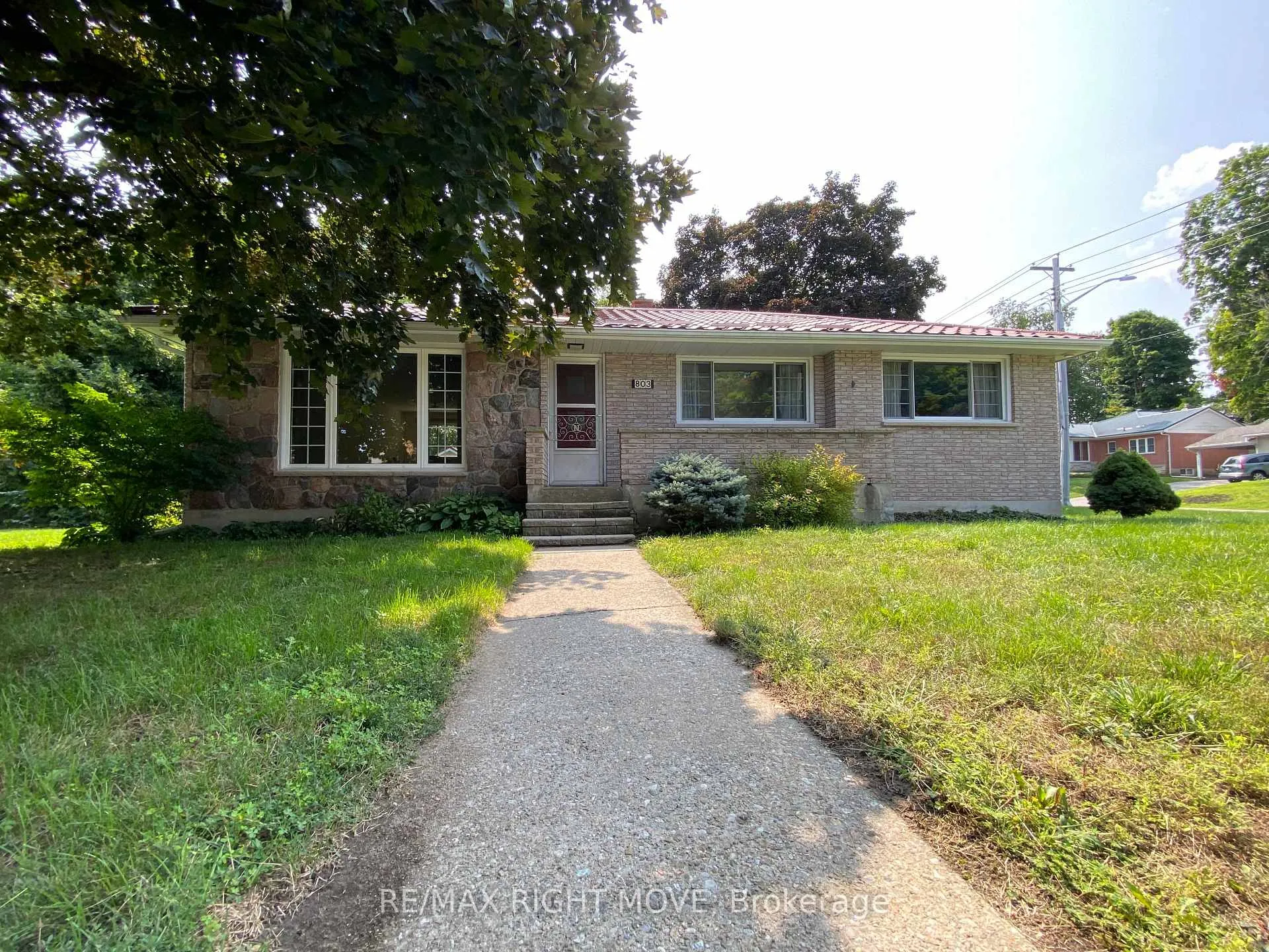 Front of 803 Hugel Avenue