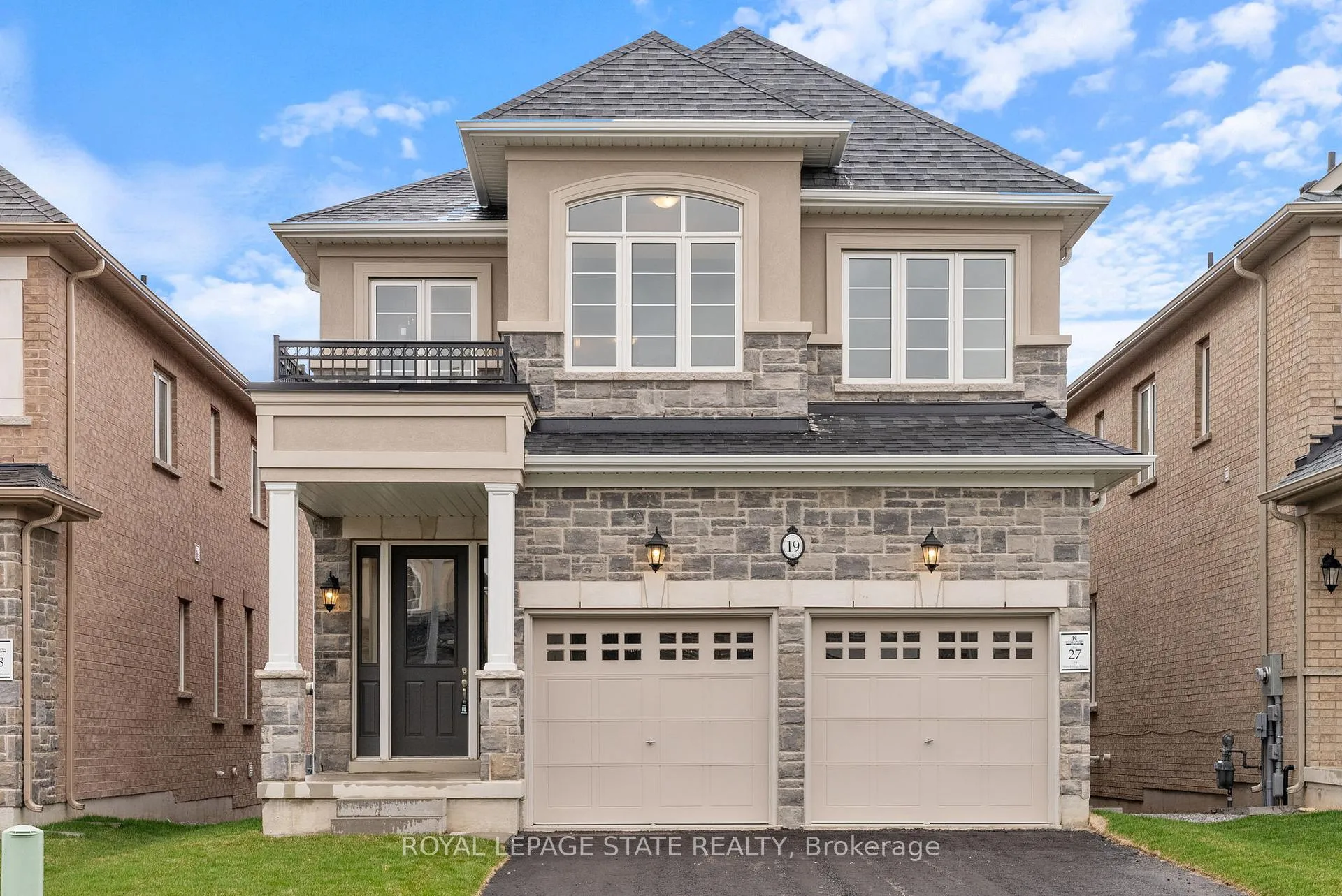 Photo 4 of 19 Shawbridge Court, Hamilton, Stoney Creek Mountain — HOMEH