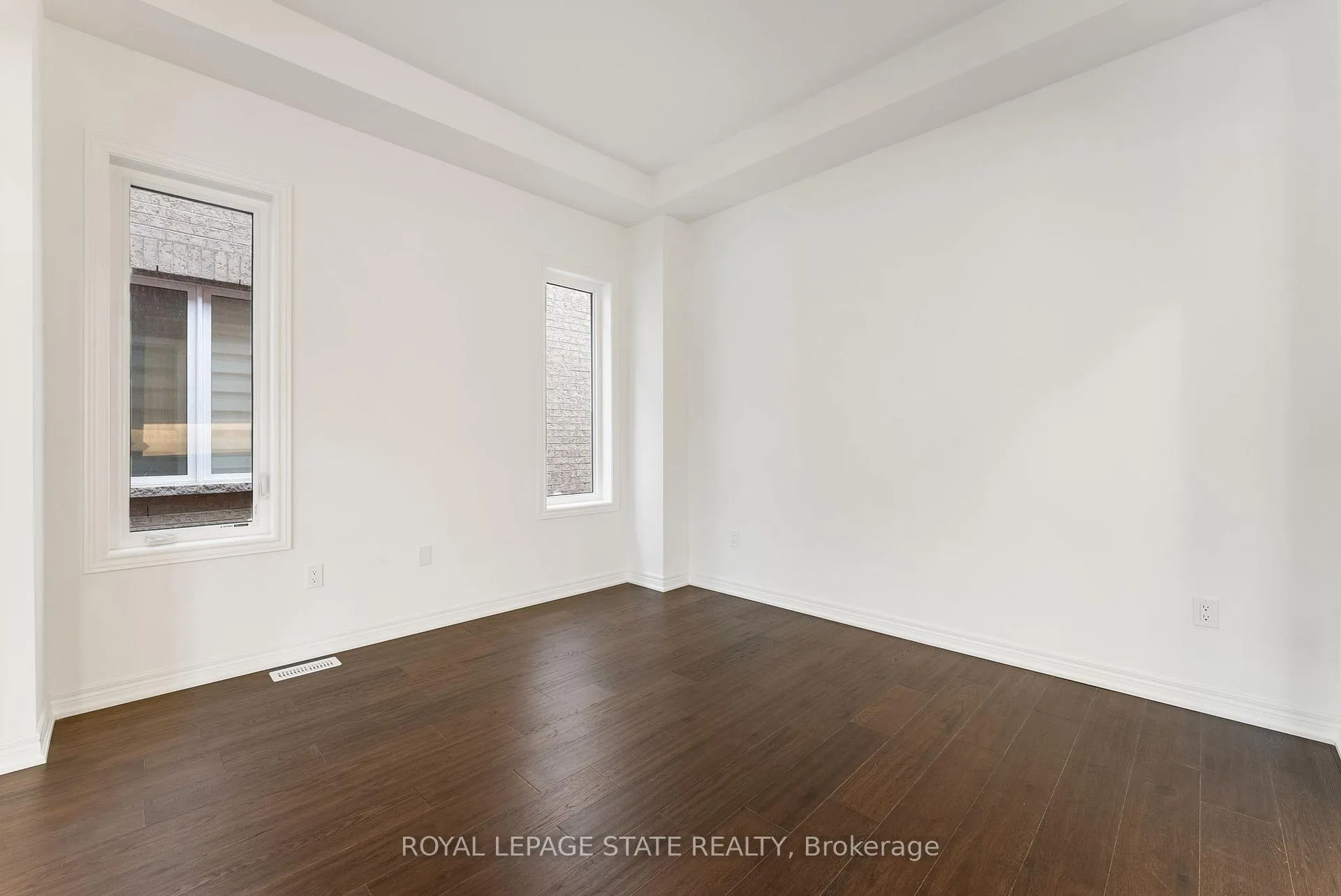 Photo 20 of 19 Shawbridge Court, Hamilton, Stoney Creek Mountain — HOMEH