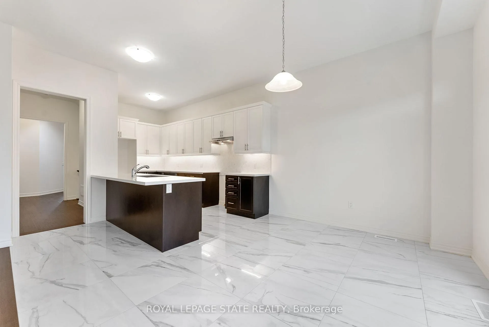 Photo 21 of 19 Shawbridge Court, Hamilton, Stoney Creek Mountain — HOMEH