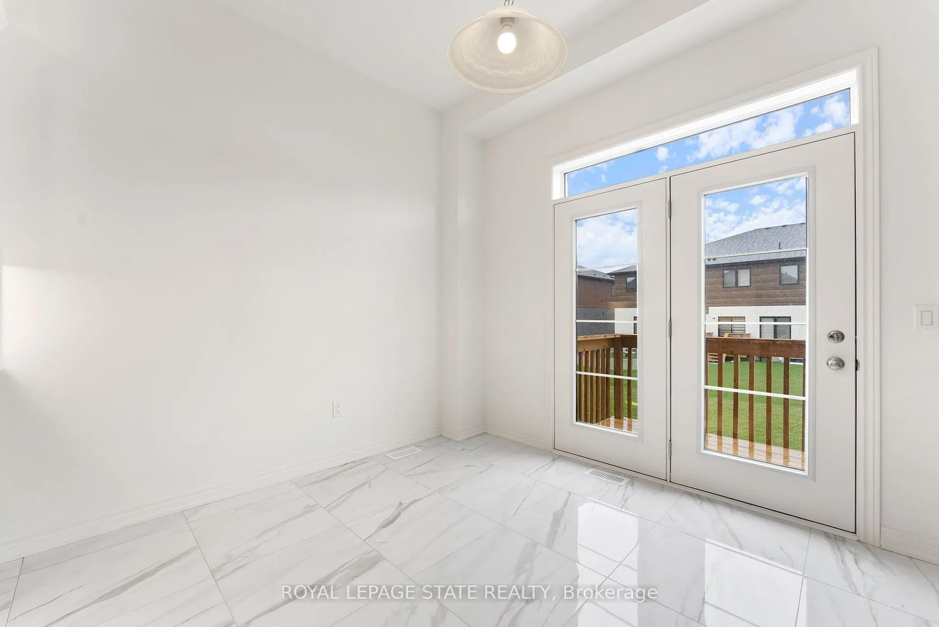 Photo 22 of 19 Shawbridge Court, Hamilton, Stoney Creek Mountain — HOMEH
