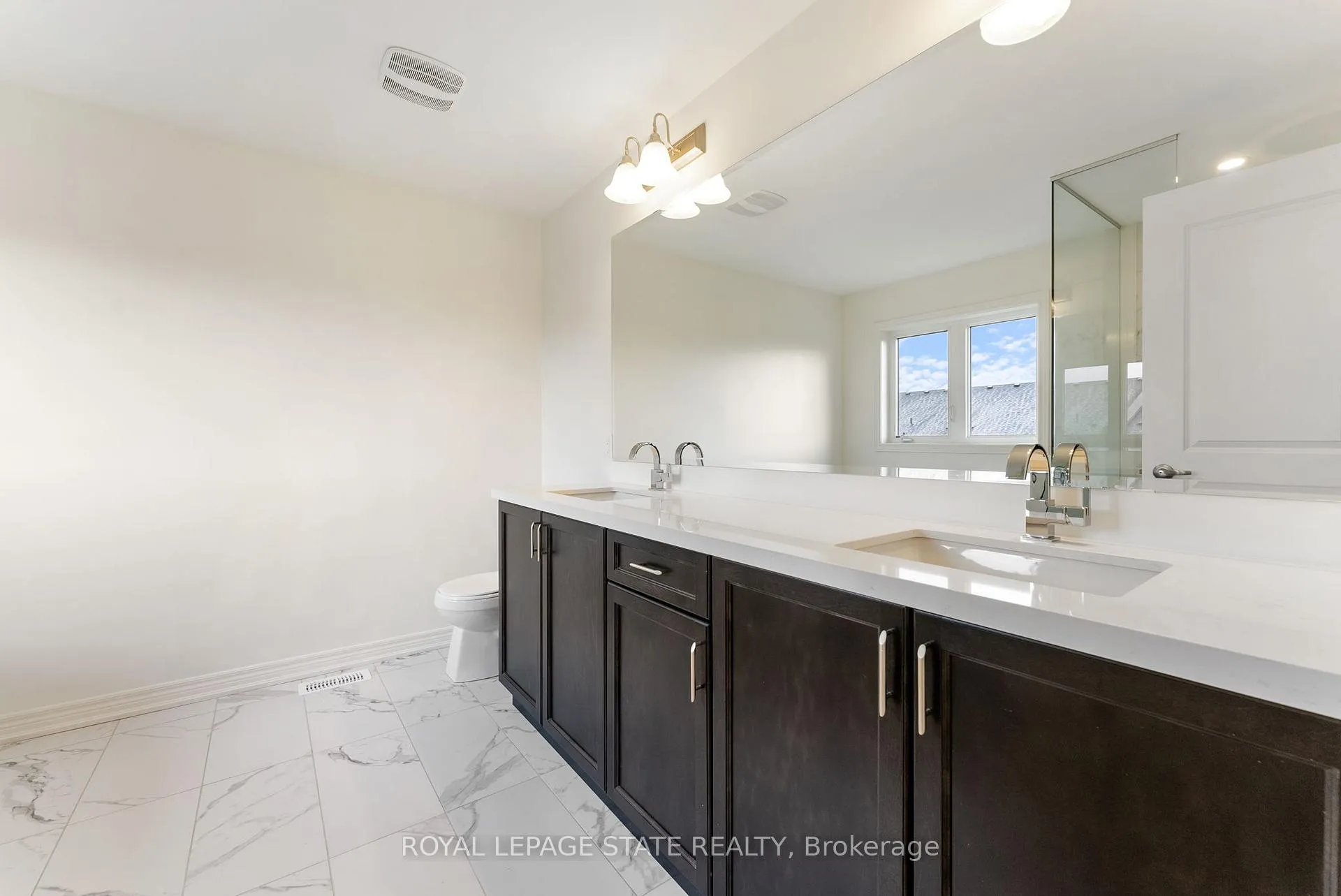 Photo 34 of 19 Shawbridge Court, Hamilton, Stoney Creek Mountain — HOMEH