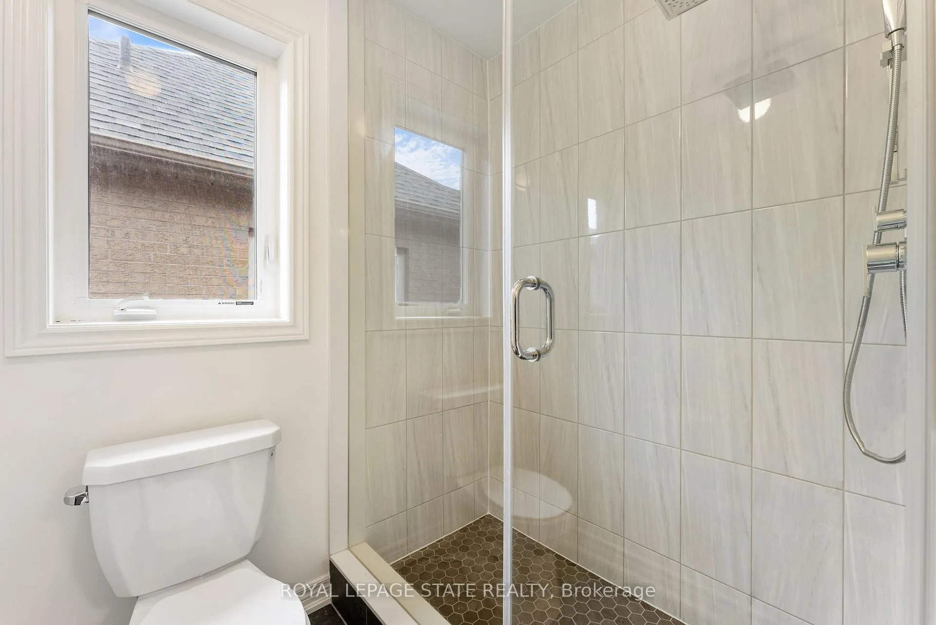 Photo 43 of 19 Shawbridge Court, Hamilton, Stoney Creek Mountain — HOMEH