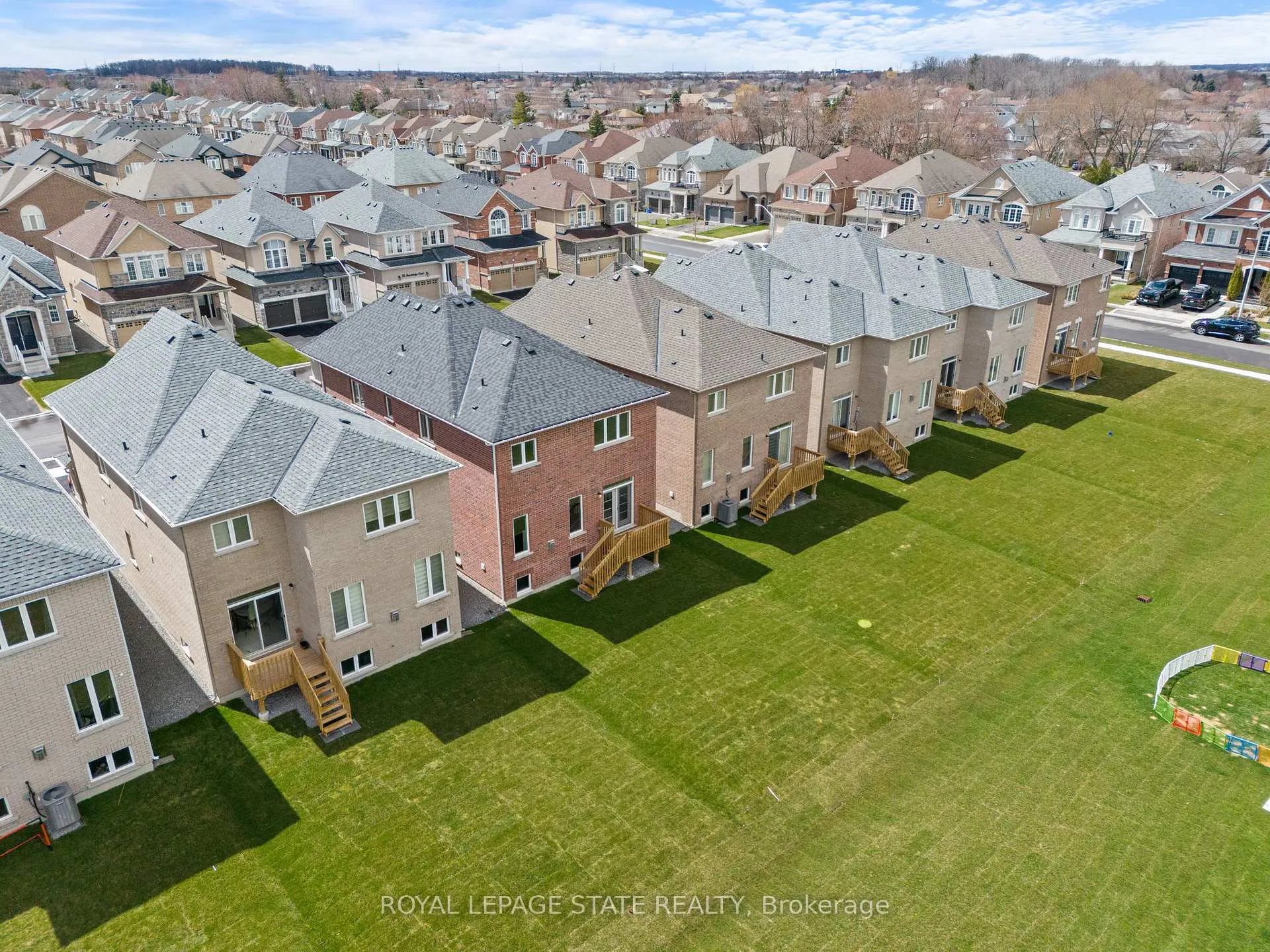 Photo 48 of 19 Shawbridge Court, Hamilton, Stoney Creek Mountain — HOMEH