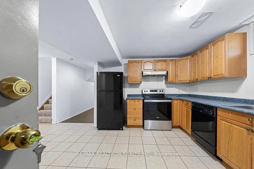 Photo 2 of Unit Bsmt, 13 Penvill Trail, Barrie, Ardagh — HOMEH