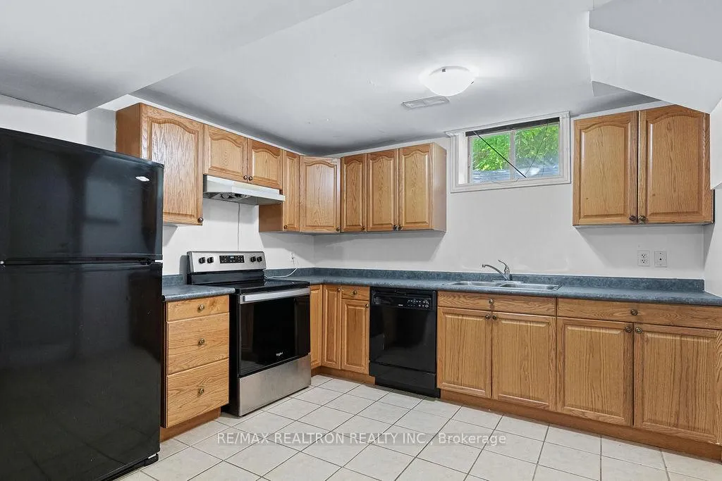 Photo 4 of Unit Bsmt, 13 Penvill Trail, Barrie, Ardagh — HOMEH