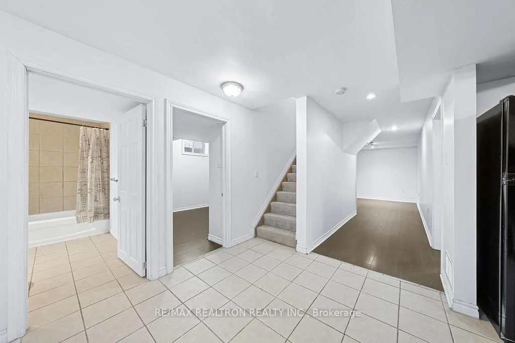 Photo 5 of Unit Bsmt, 13 Penvill Trail, Barrie, Ardagh — HOMEH