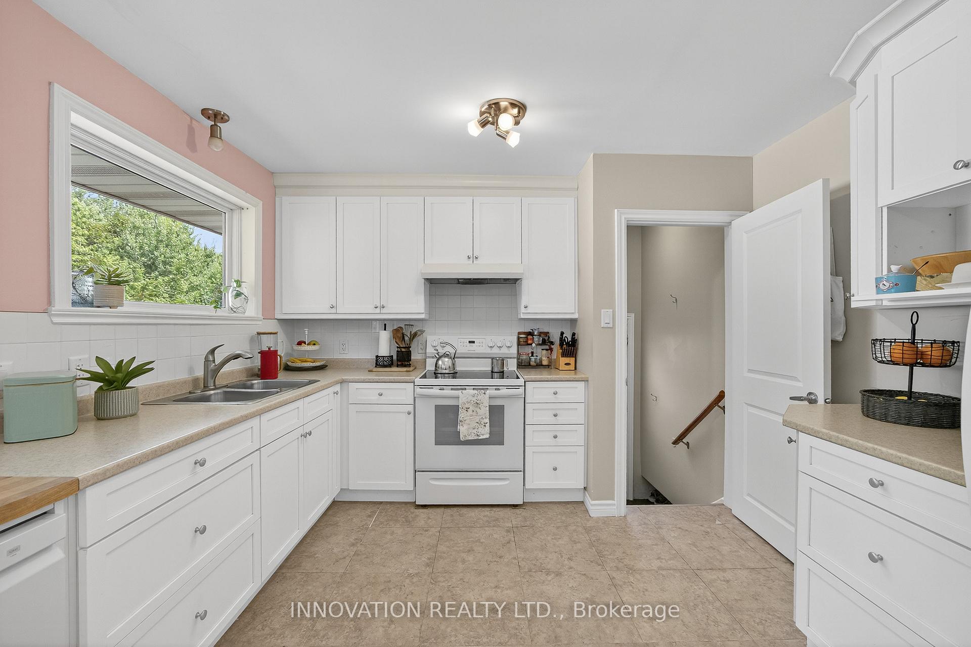 Photo 5 of 1407 Charles Street, Cornwall — HOMEH