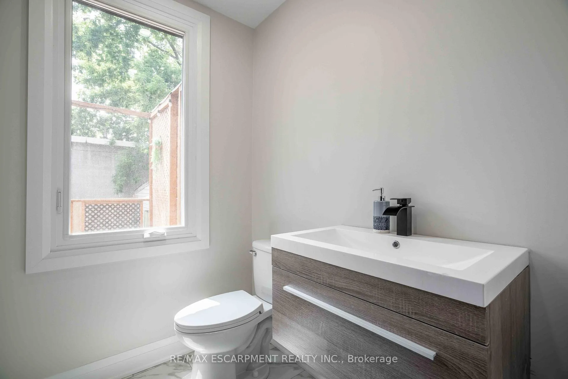 Photo 12 of 44 Lloyd Street, Hamilton, North End — HOMEH