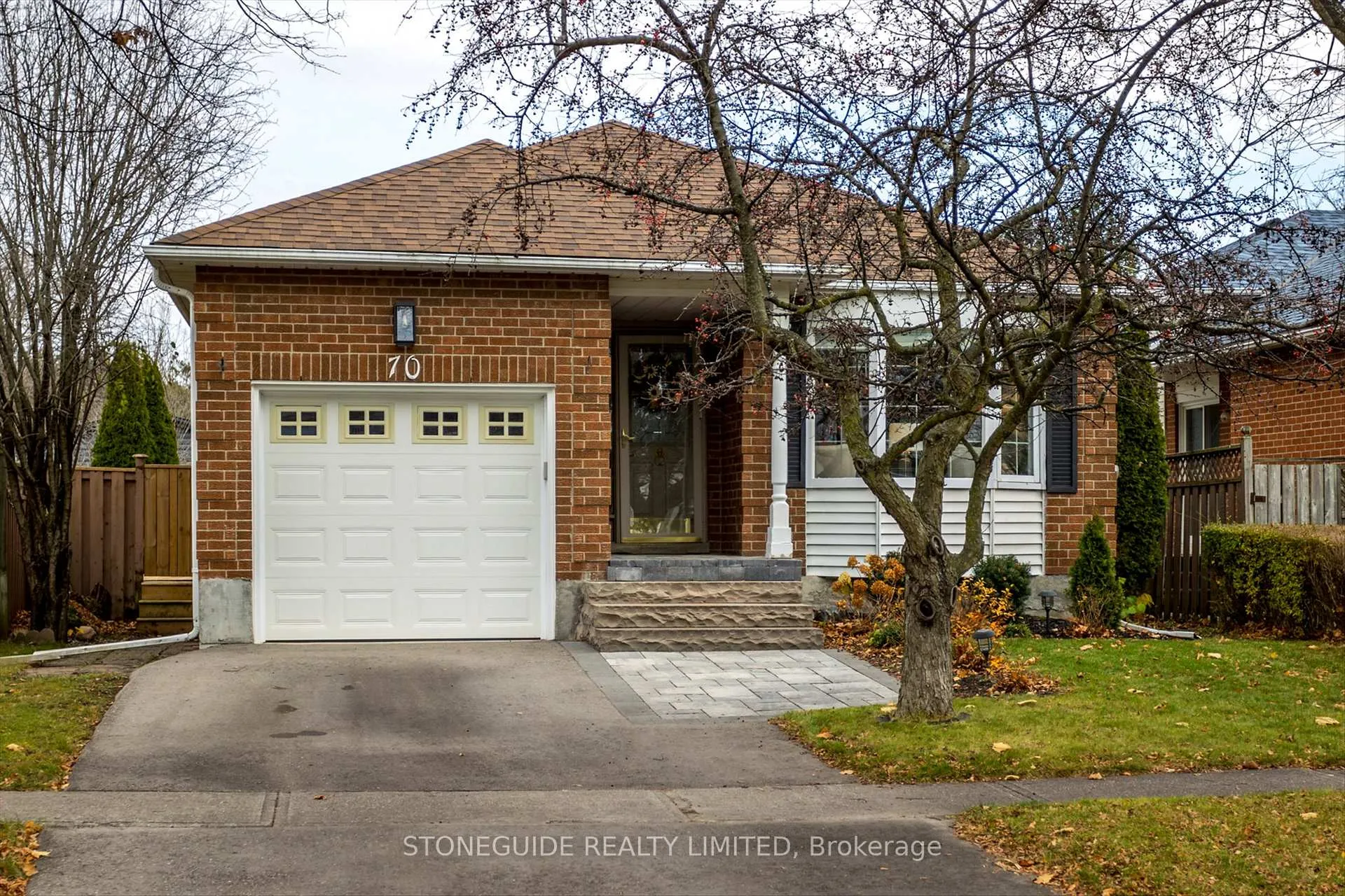 Photo 1 of 70 Homefield Square, Clarington, Courtice — HOMEH