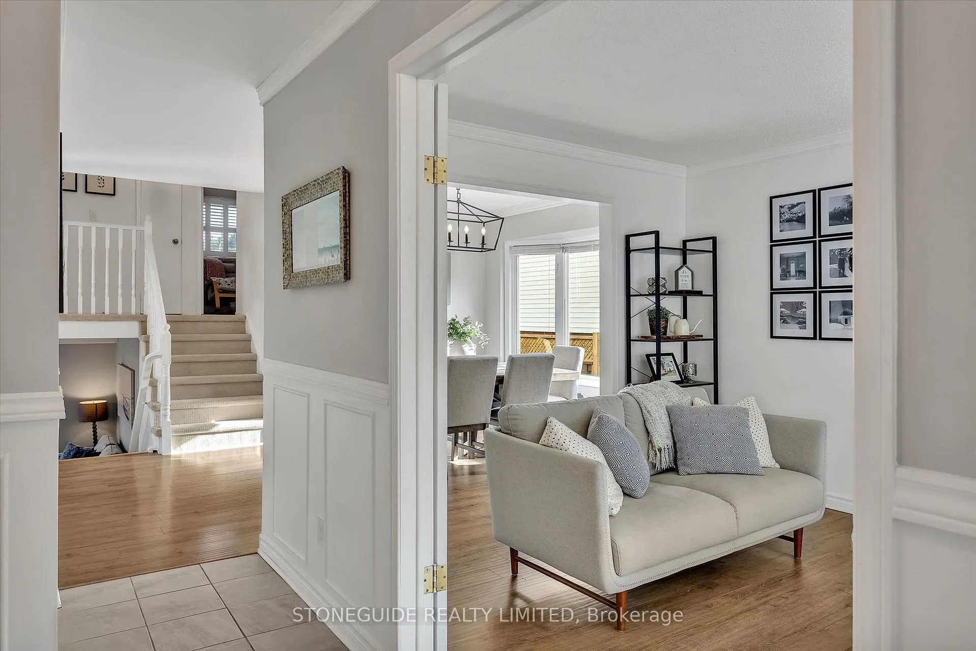 Photo 6 of 70 Homefield Square, Clarington, Courtice — HOMEH