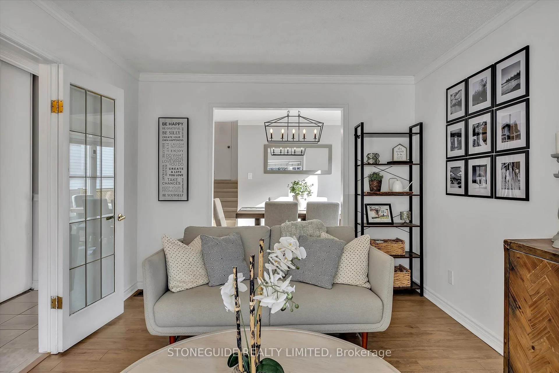 Photo 9 of 70 Homefield Square, Clarington, Courtice — HOMEH