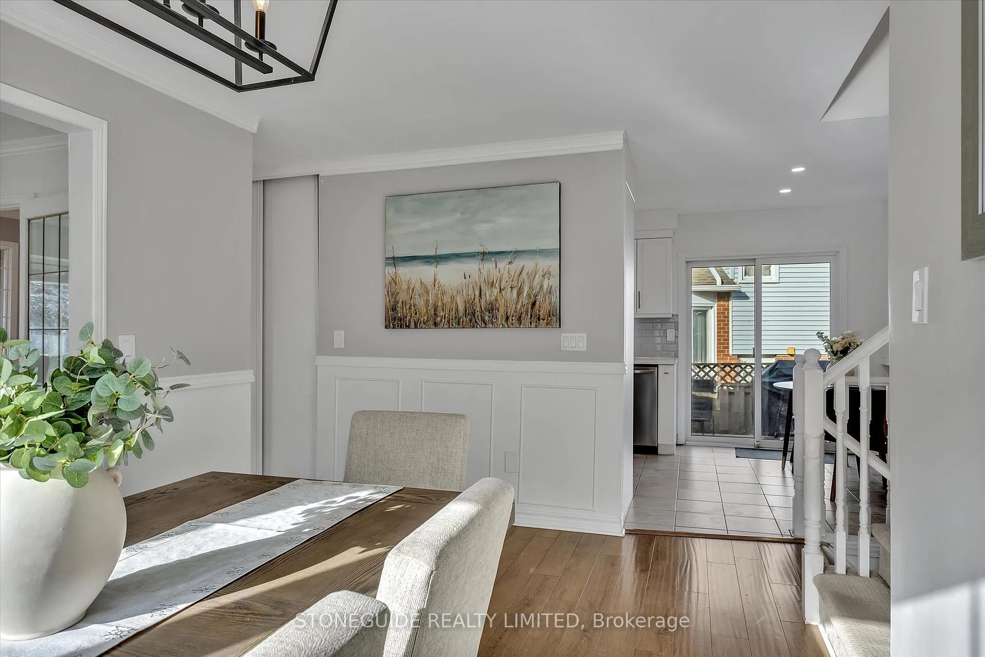 Photo 11 of 70 Homefield Square, Clarington, Courtice — HOMEH