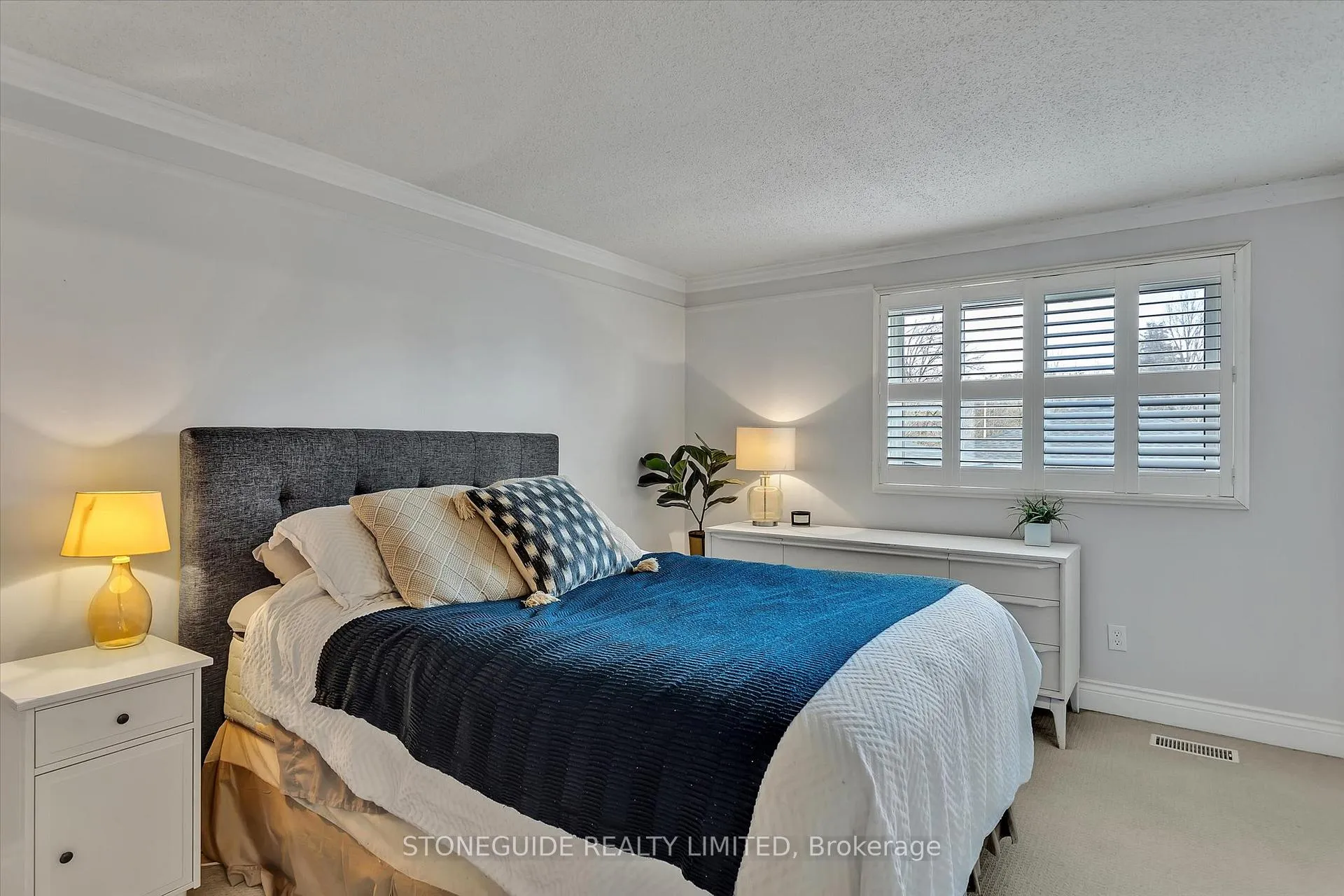 Photo 19 of 70 Homefield Square, Clarington, Courtice — HOMEH