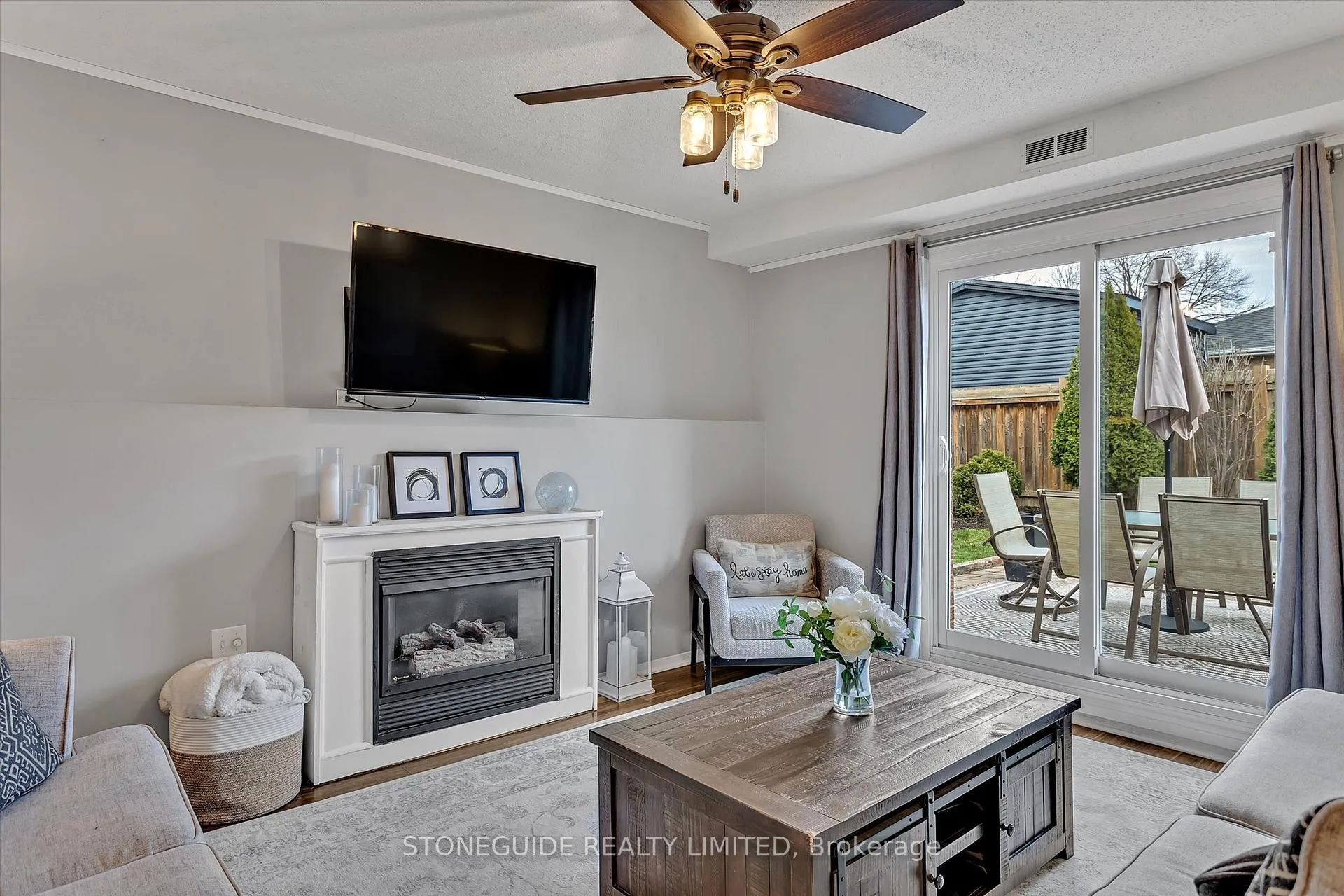 Photo 24 of 70 Homefield Square, Clarington, Courtice — HOMEH