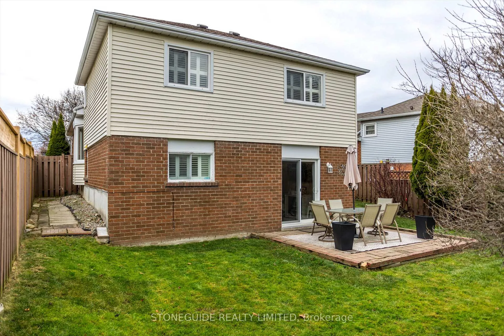 Photo 38 of 70 Homefield Square, Clarington, Courtice — HOMEH