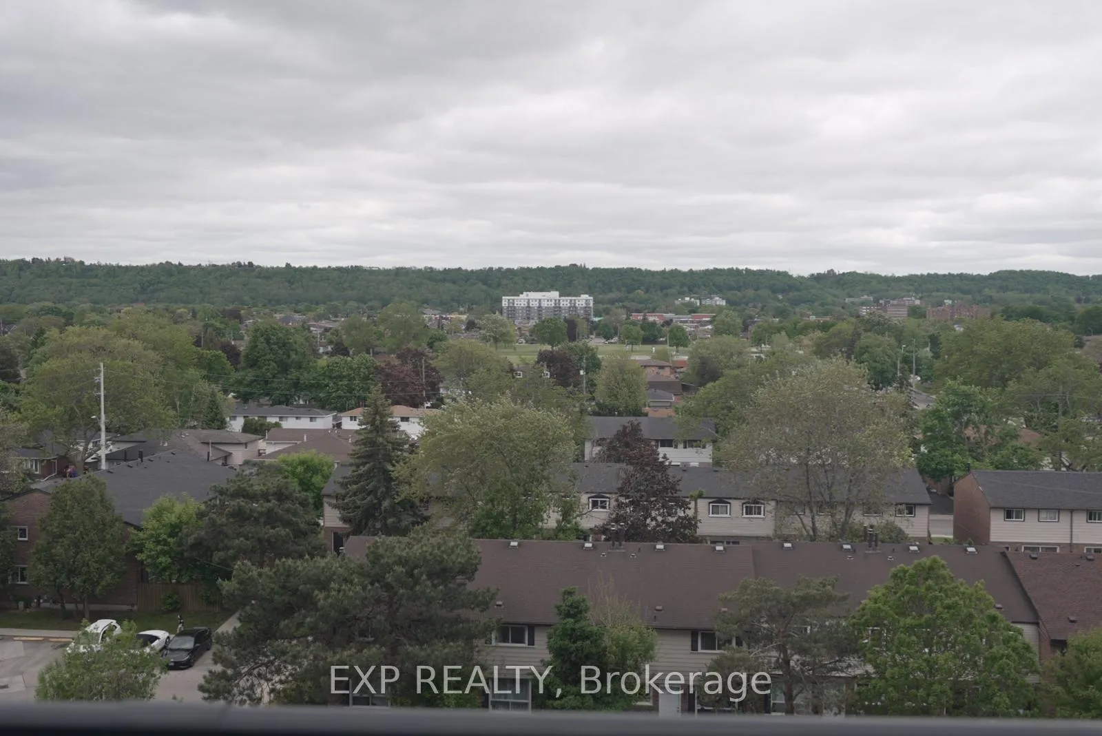 Photo 11 of Unit 602, 2782 Barton Street E, Hamilton, Riverdale — HOMEH