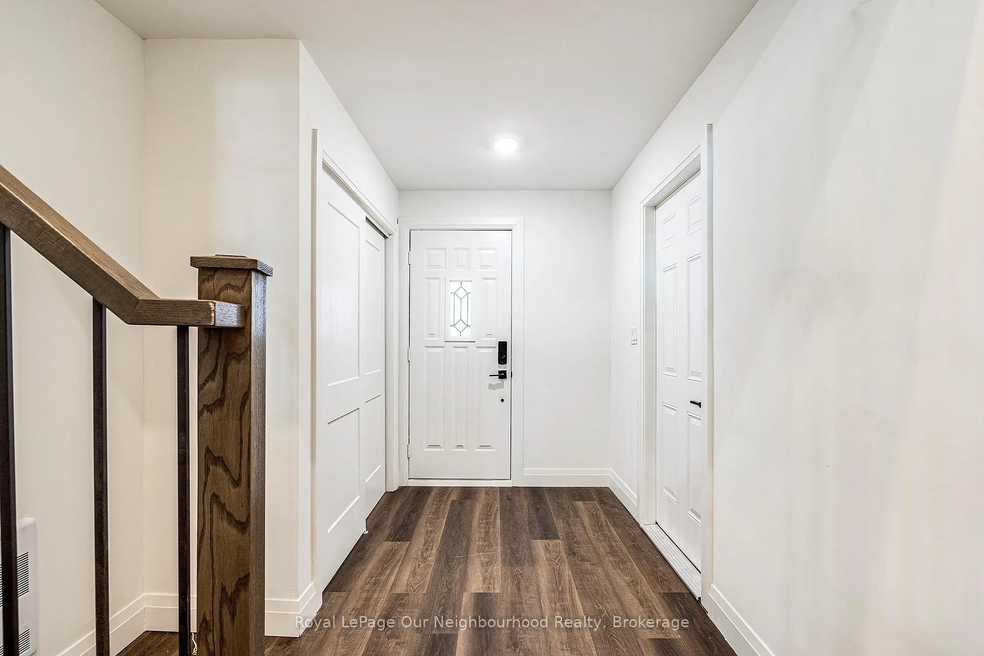 Photo 7 of 1352 Highway 8 Upper Expressway, Hamilton, Winona — HOMEH