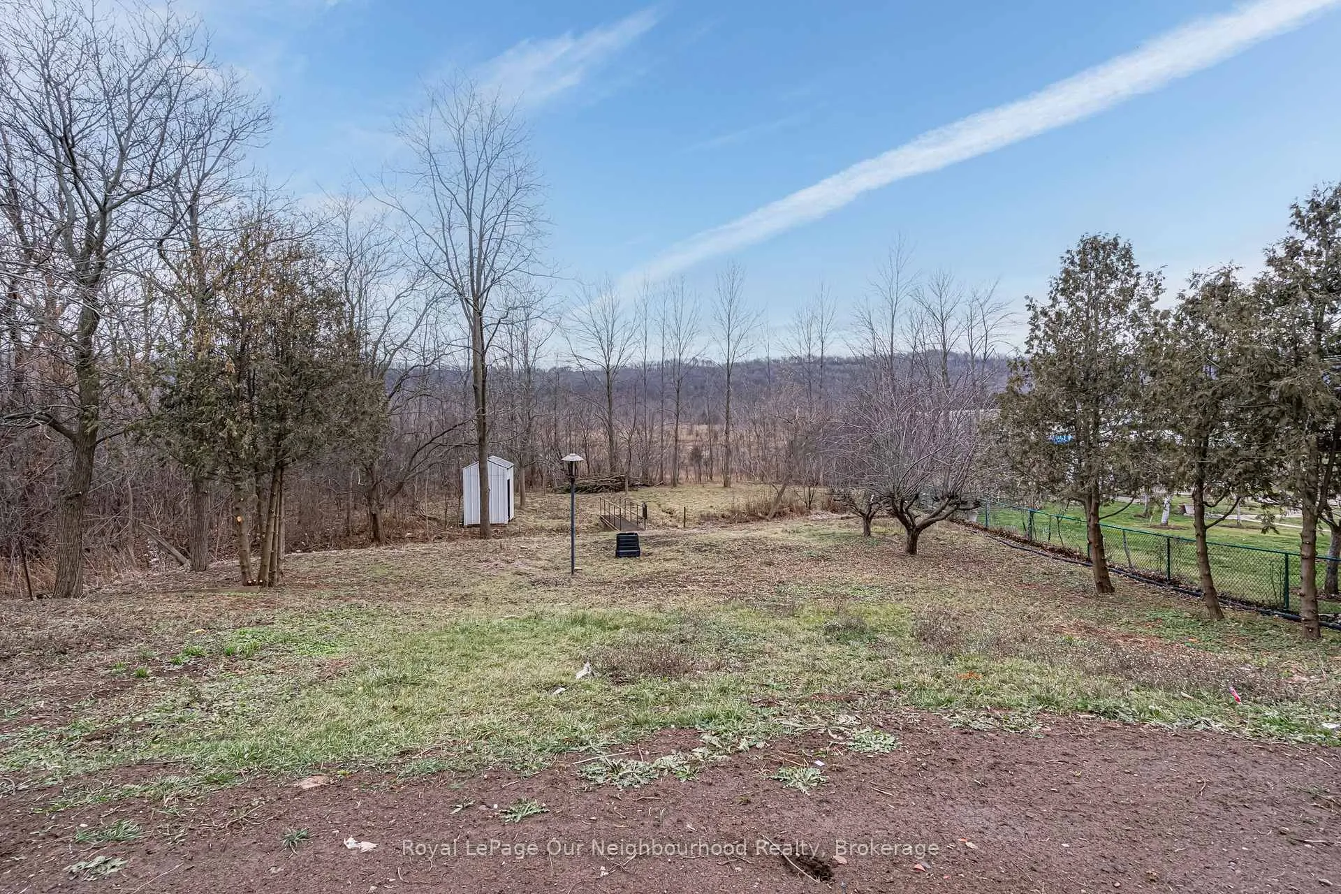 Photo 18 of 1352 Highway 8 Upper Expressway, Hamilton, Winona — HOMEH