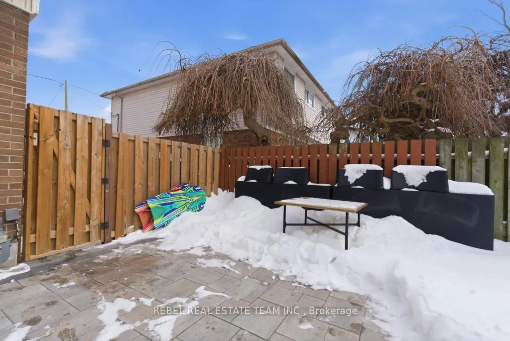 Photo 37 of 244 Waverly Street S, Oshawa, Vanier — HOMEH