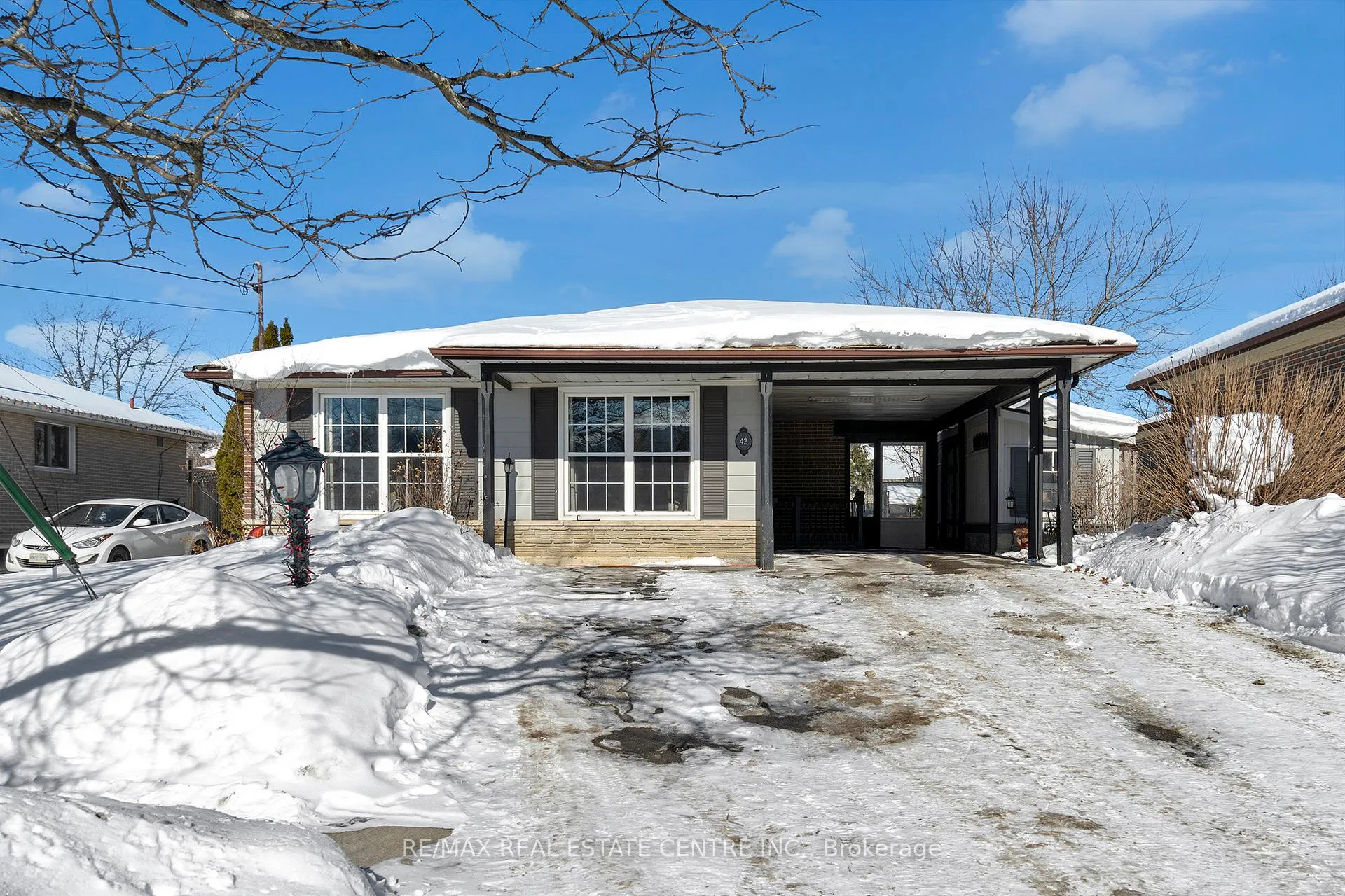 Photo 1 of 42 Moultrey Crescent, Halton Hills, Georgetown — HOMEH