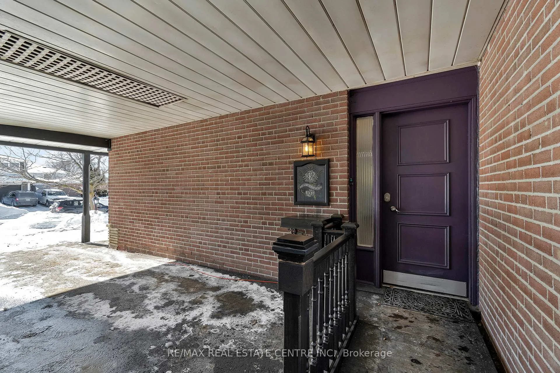 Photo 3 of 42 Moultrey Crescent, Halton Hills, Georgetown — HOMEH