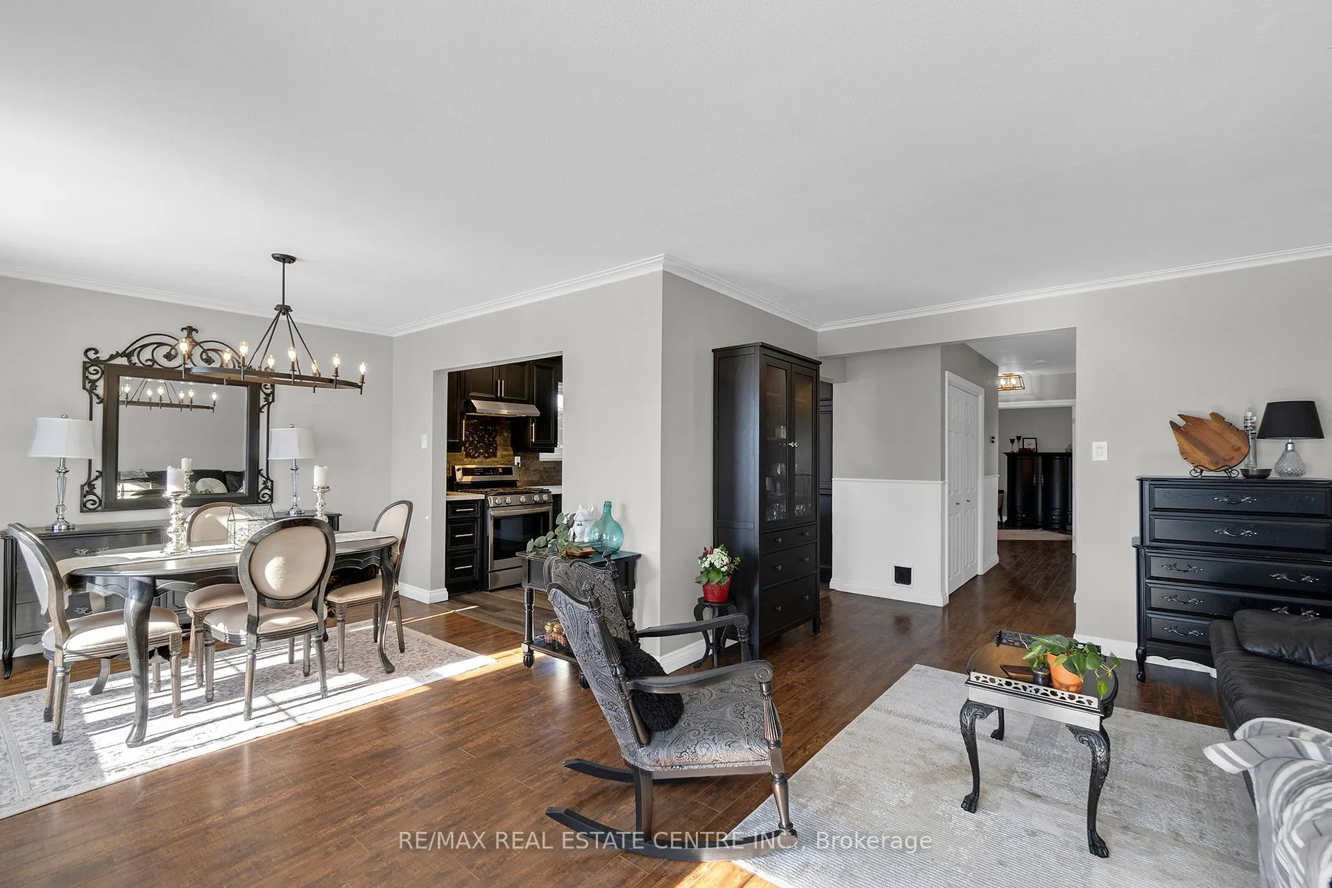 Photo 9 of 42 Moultrey Crescent, Halton Hills, Georgetown — HOMEH